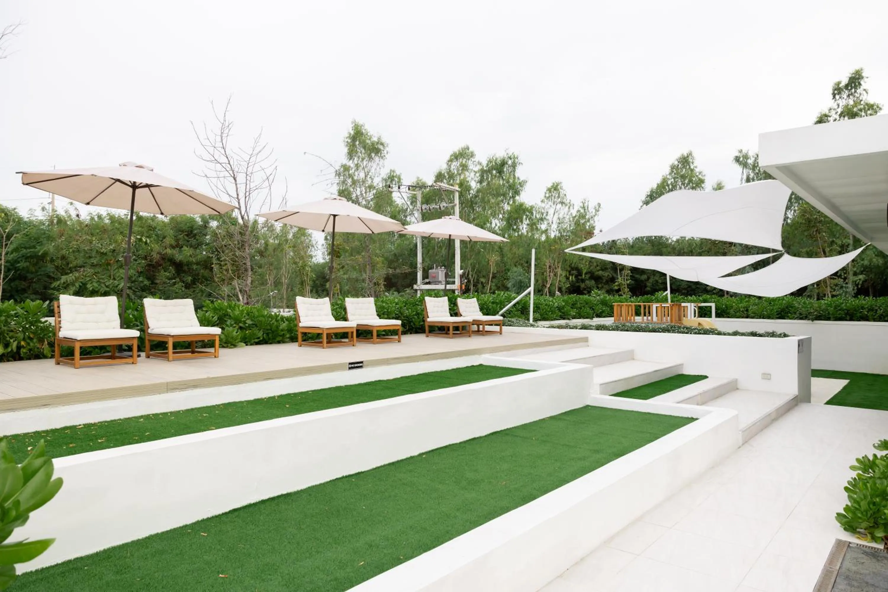 sunbed in GOOD Nakhonsawan Hotel