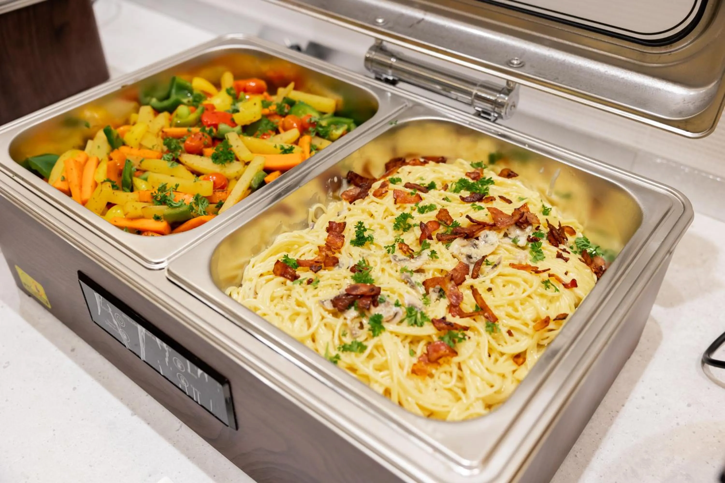 Food in GOOD Nakhonsawan Hotel