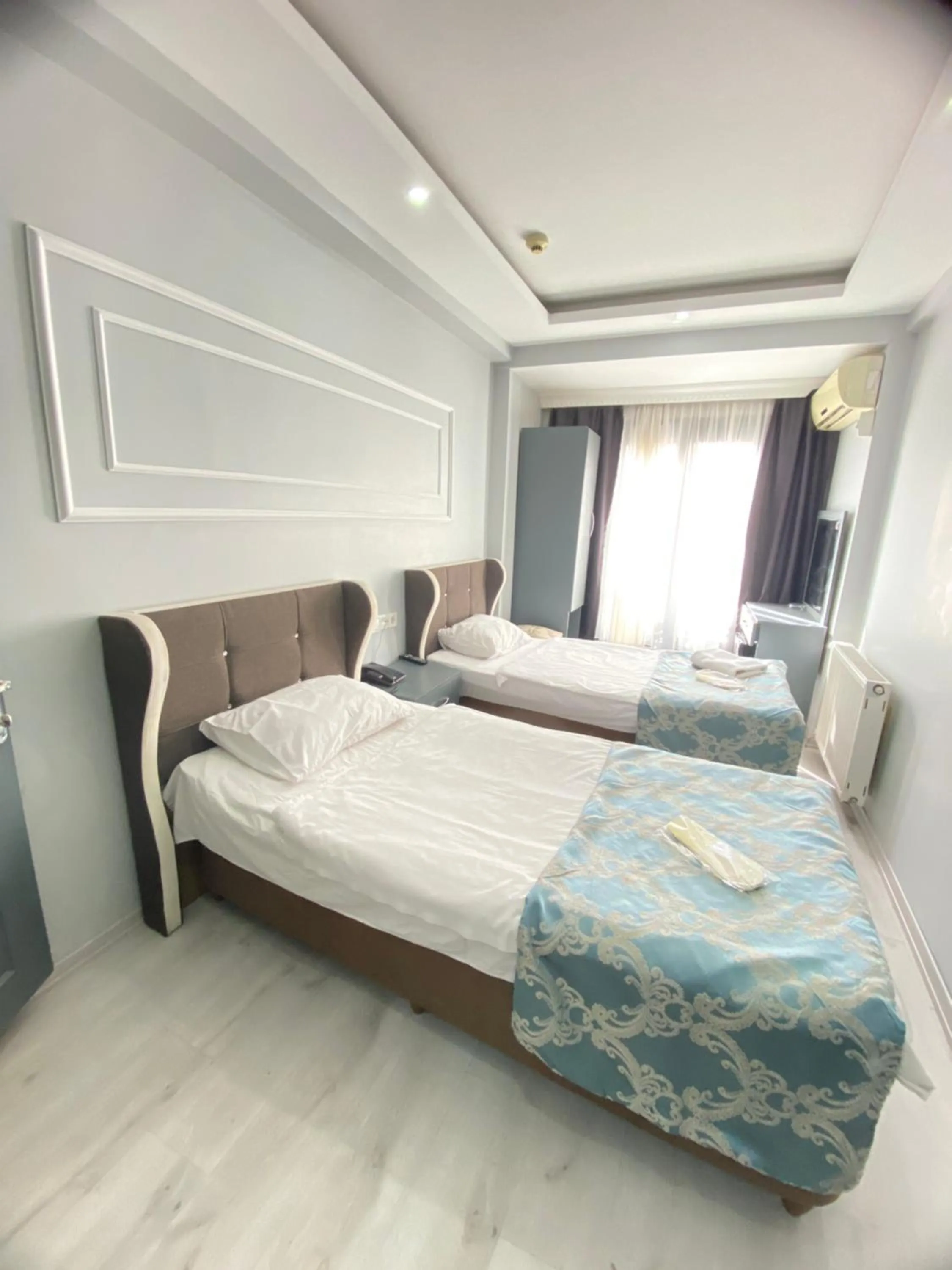 Photo of the whole room, Bed in Abam Hotel