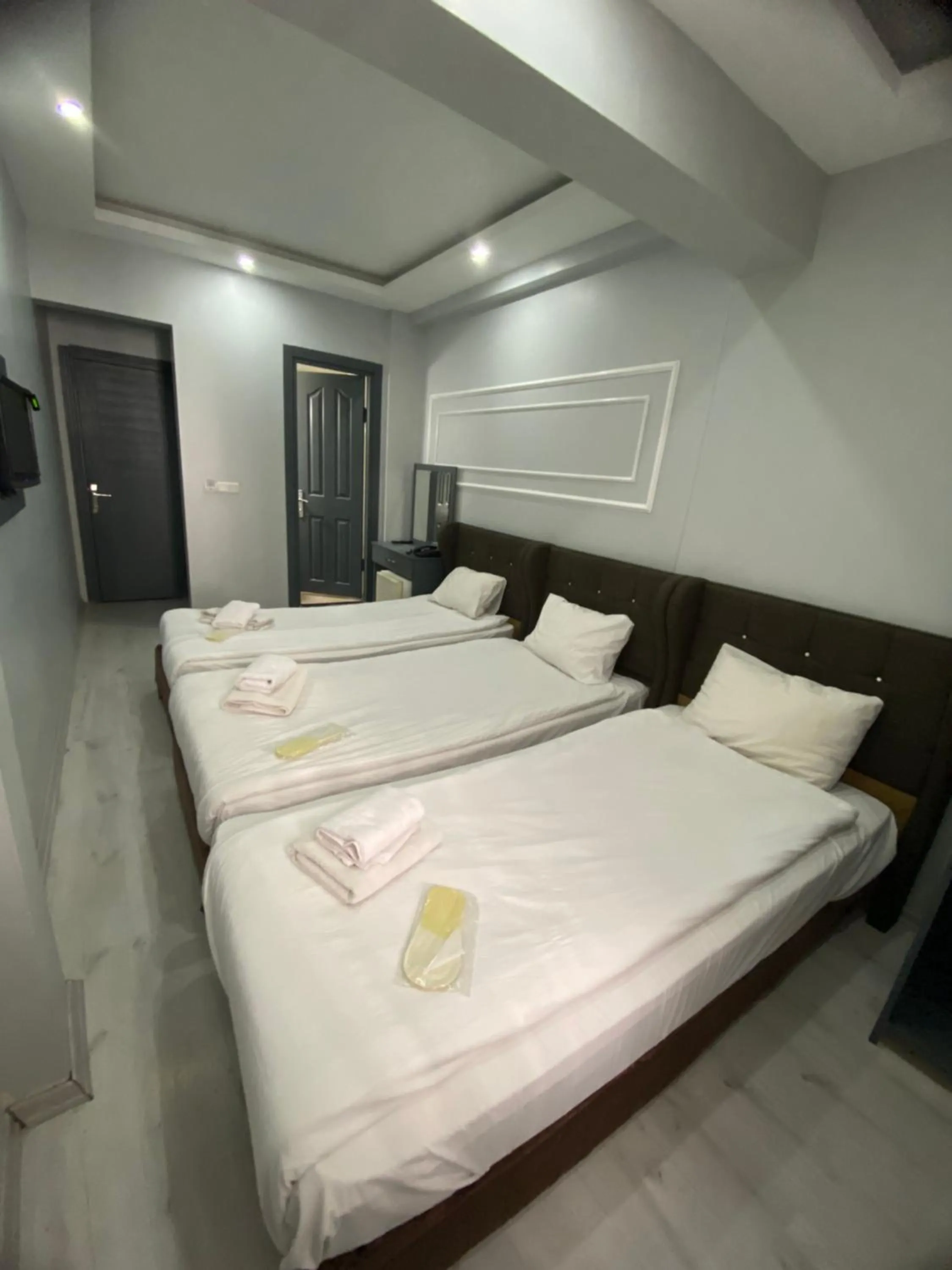 Photo of the whole room, Bed in Abam Hotel