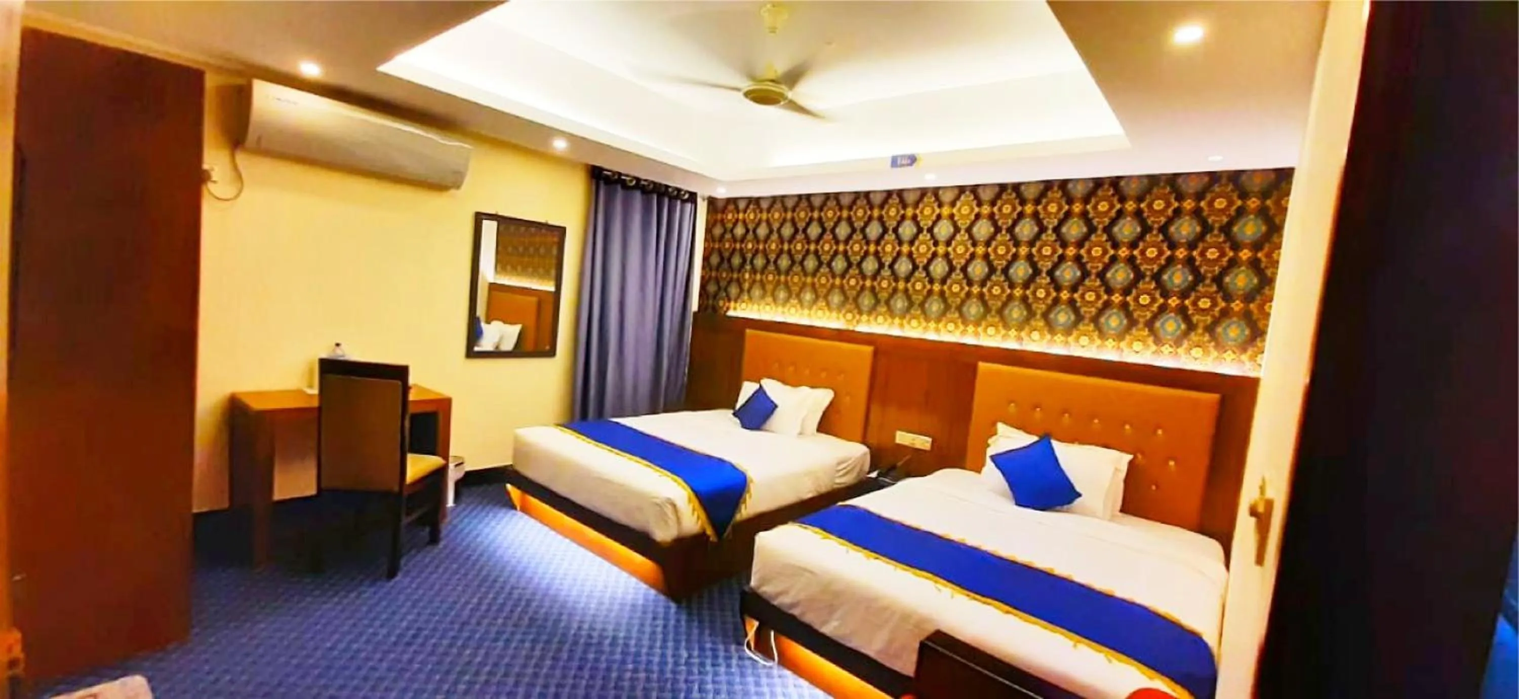 TV and multimedia, Bed in New Hotel Grand View