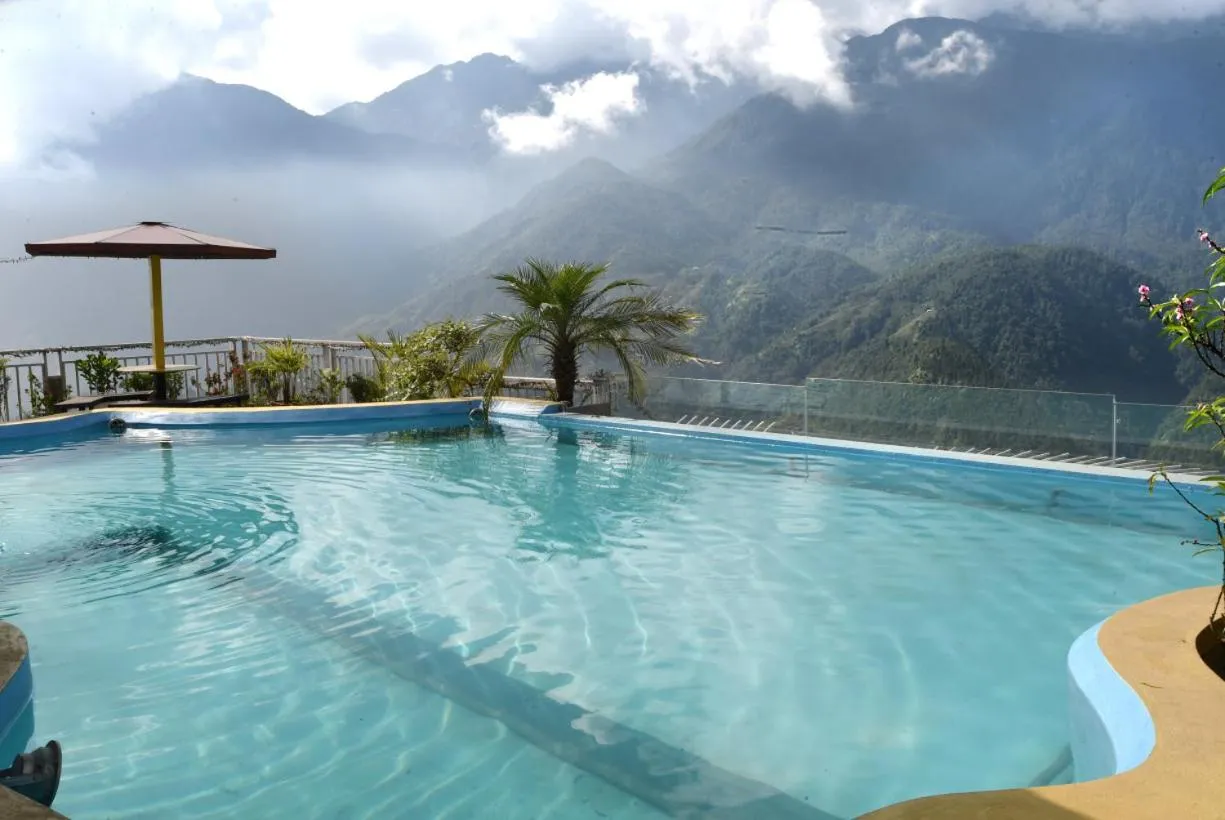 Swimming pool in Sapa Nature View Hotel