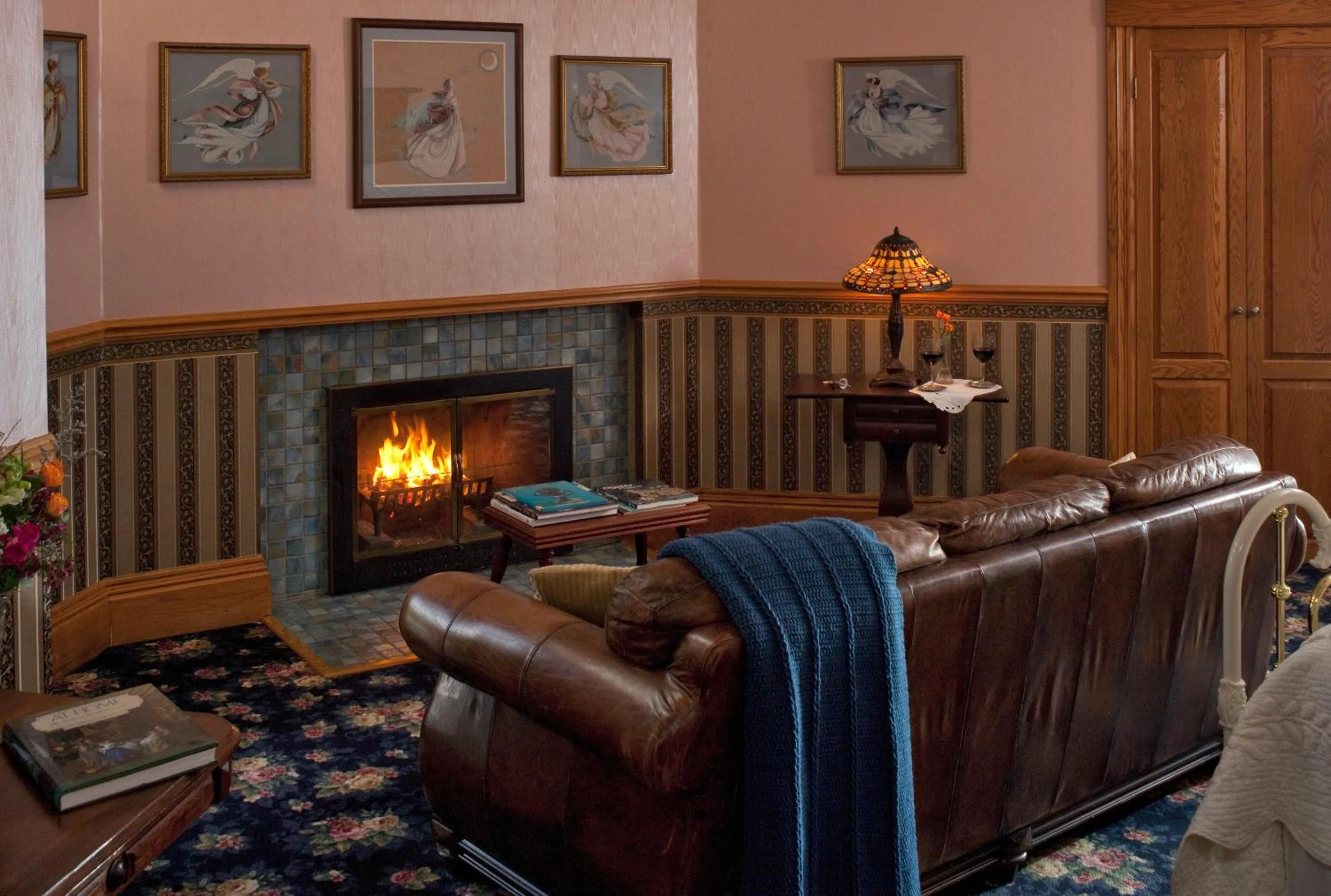 Bedroom in Old Rittenhouse Inn