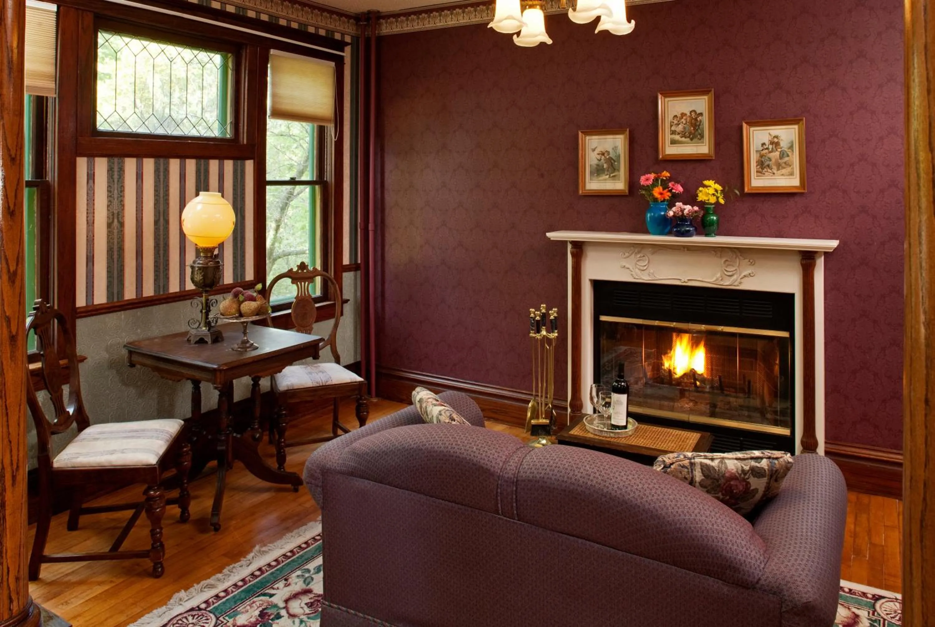 Living room in Old Rittenhouse Inn