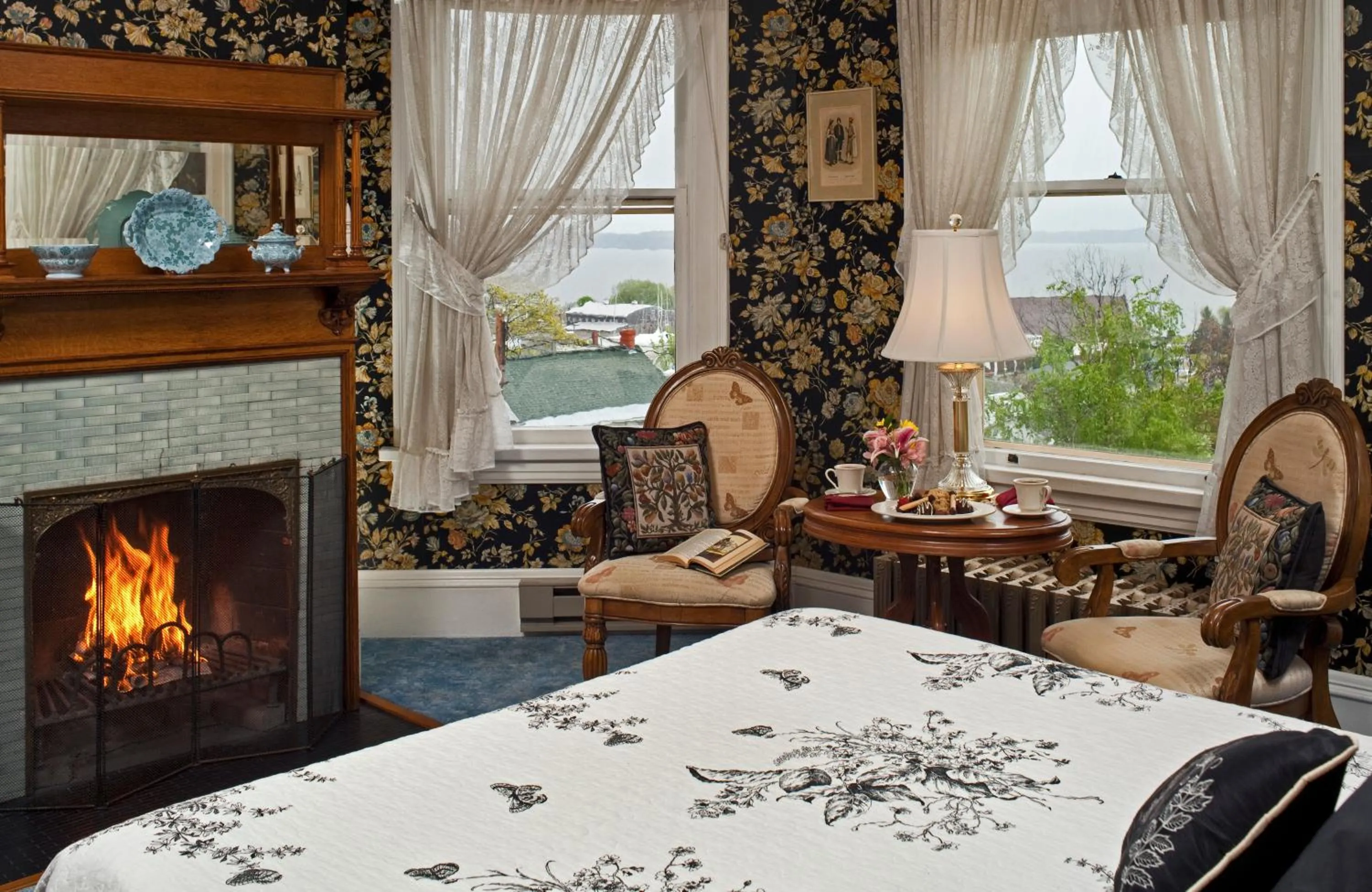 Bedroom in Old Rittenhouse Inn