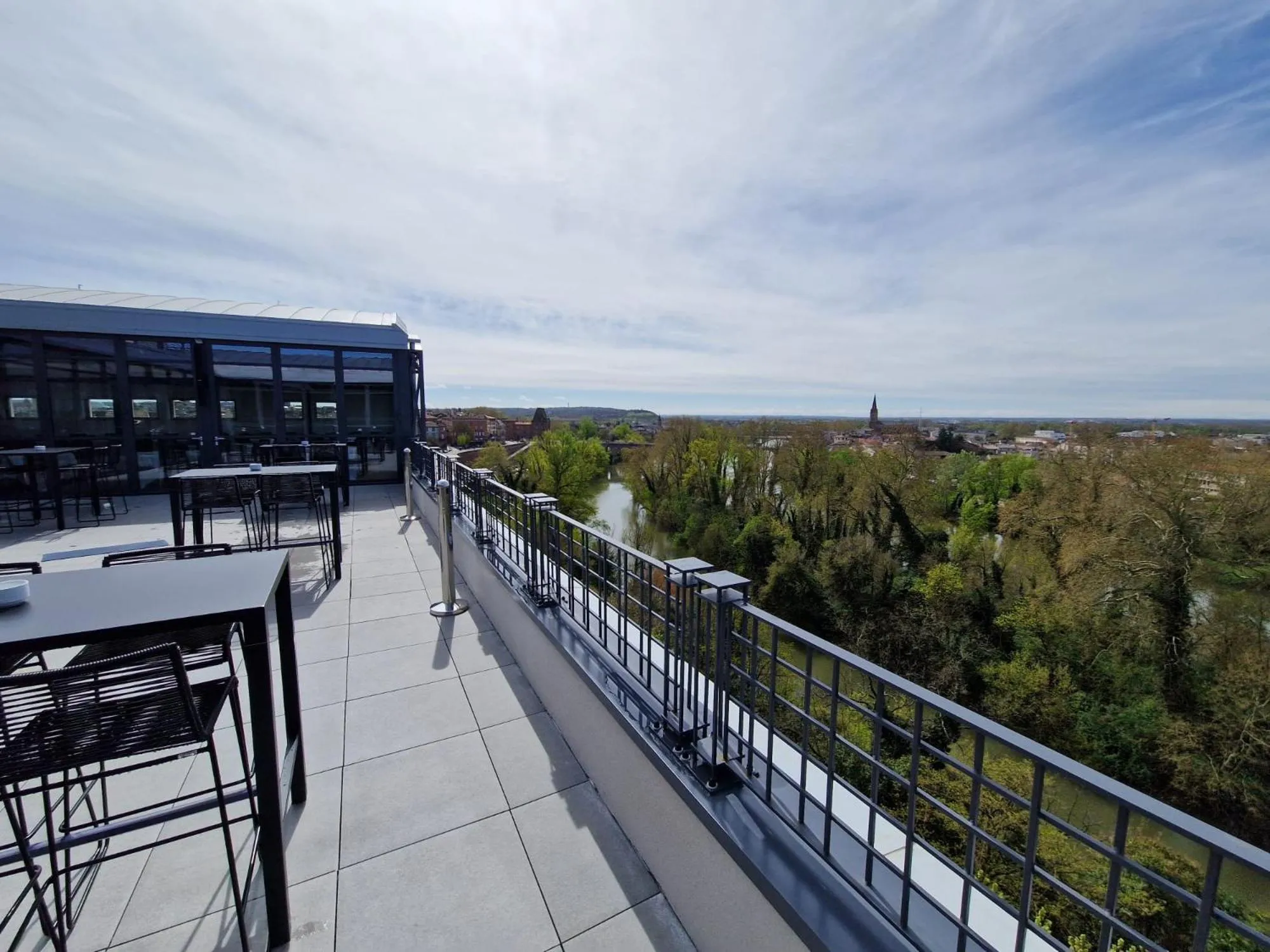Patio in Dali Hôtel Montauban
