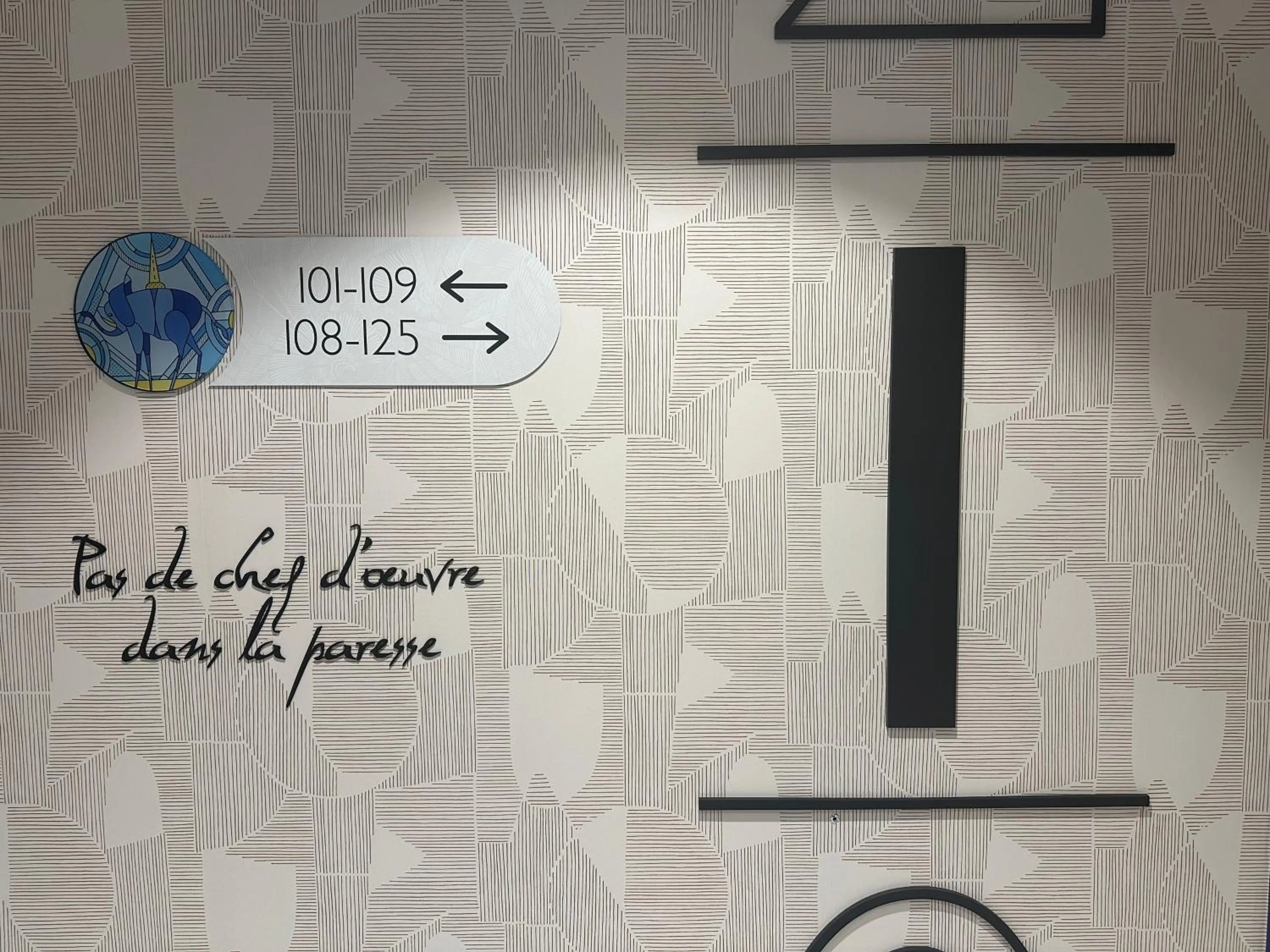 Decorative detail in Dali Hôtel Montauban