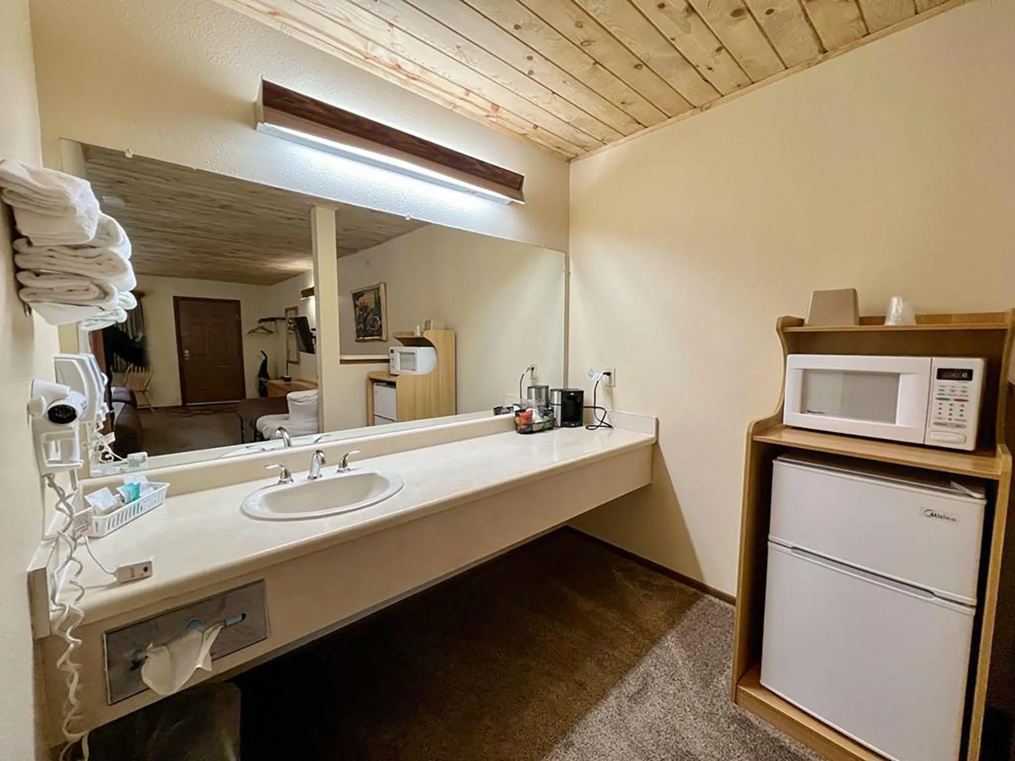 Coffee/tea facilities in Beartooth Hideaway Inn & Cabins
