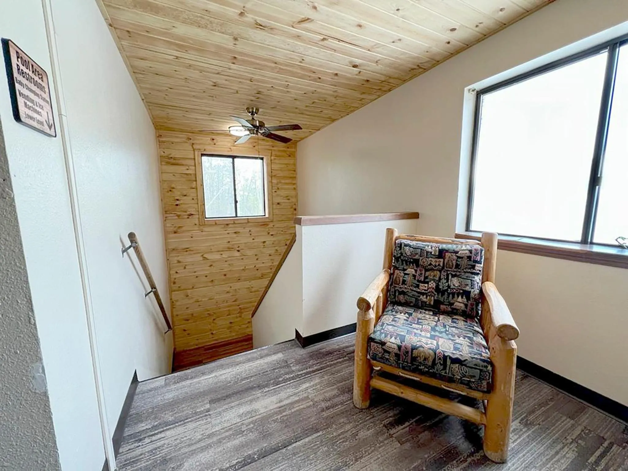 Property building in Beartooth Hideaway Inn & Cabins