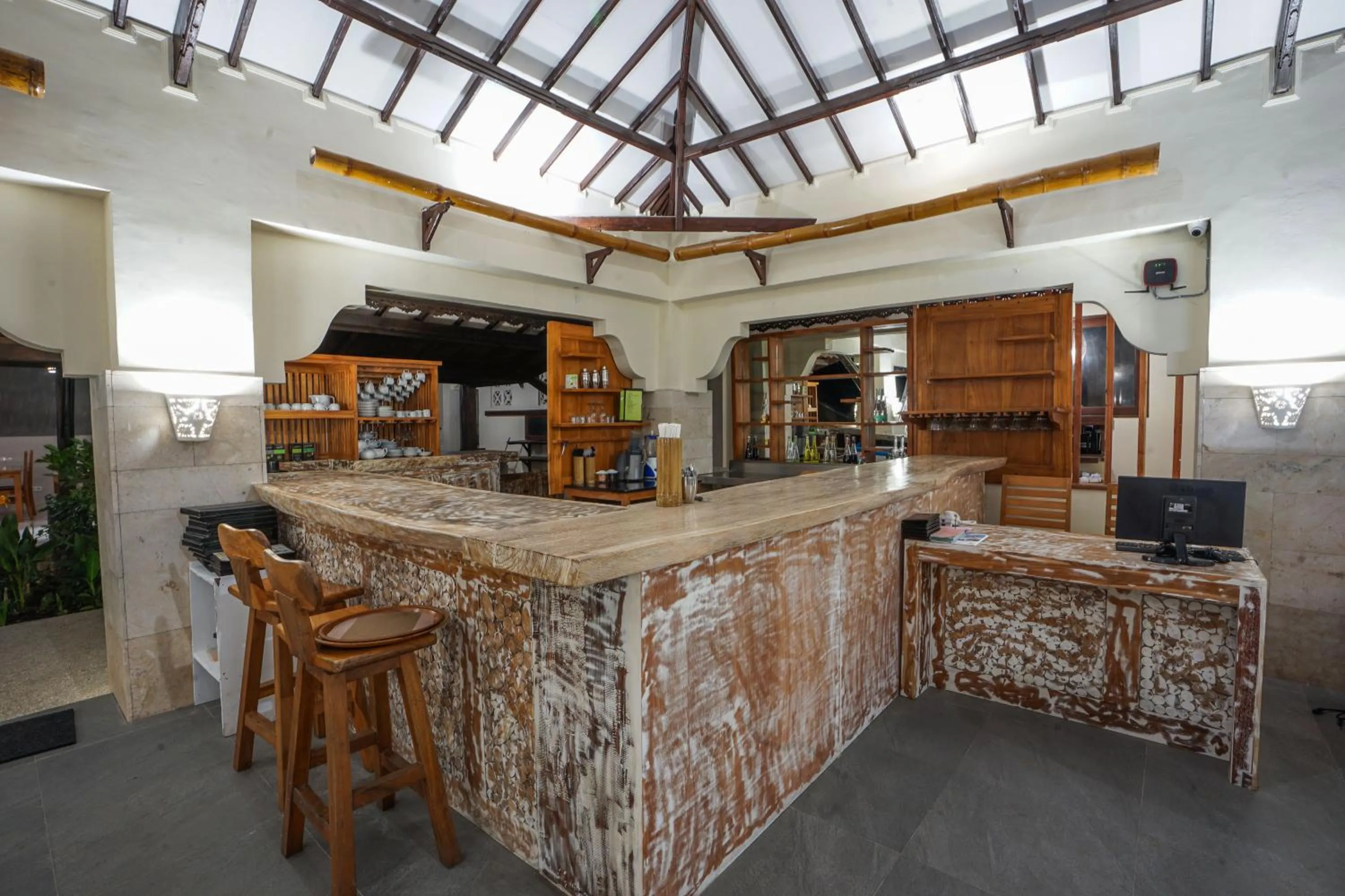 Lounge or bar in Rinjani Lodge