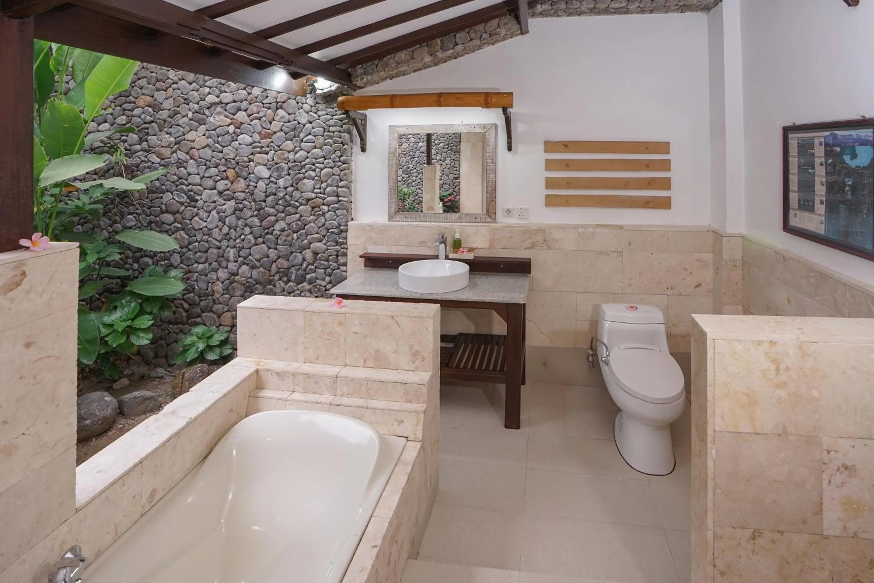 Bathroom in Rinjani Lodge