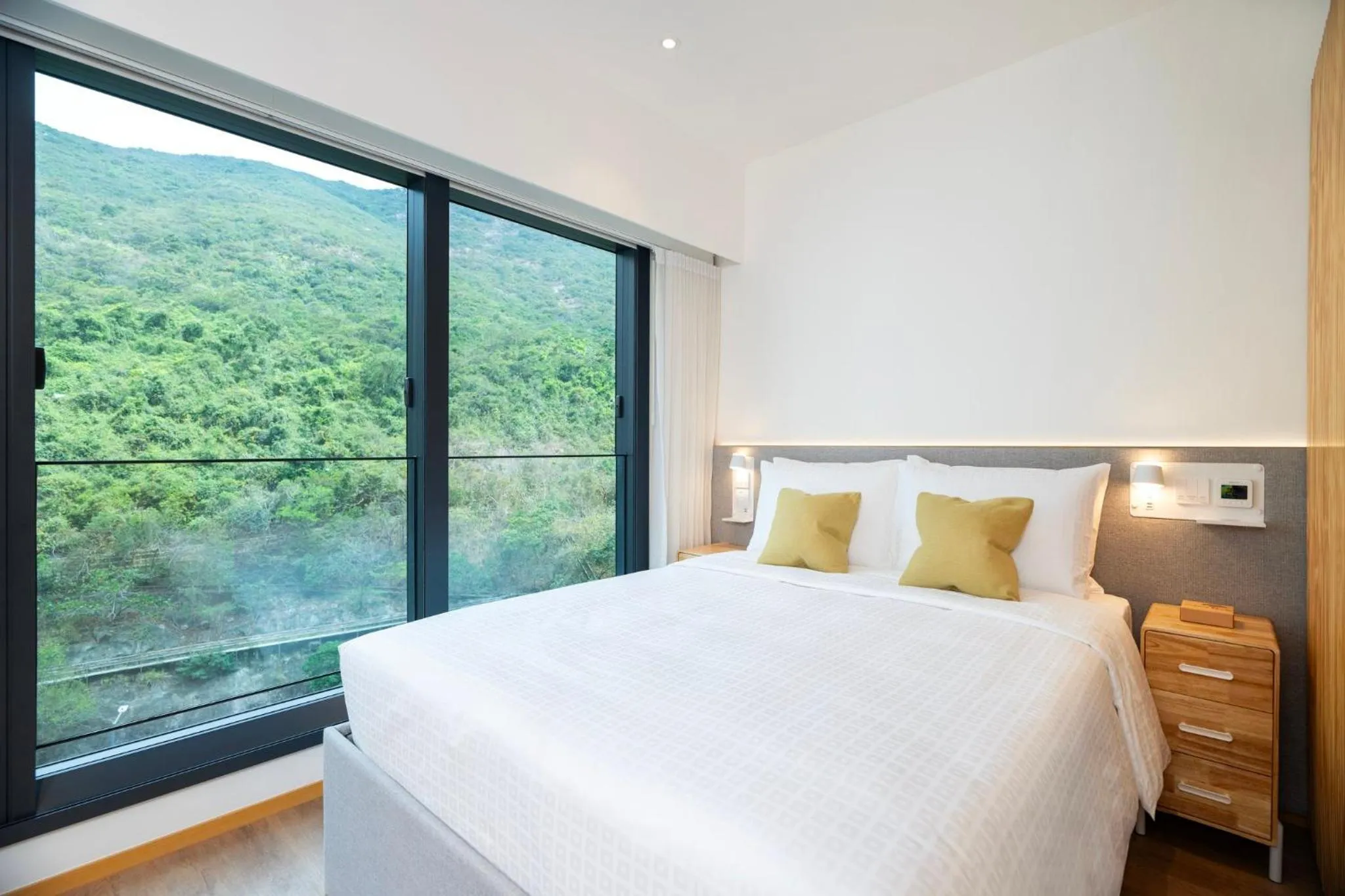 Photo of the whole room, Bed in Shama Hub Metro South Hong Kong