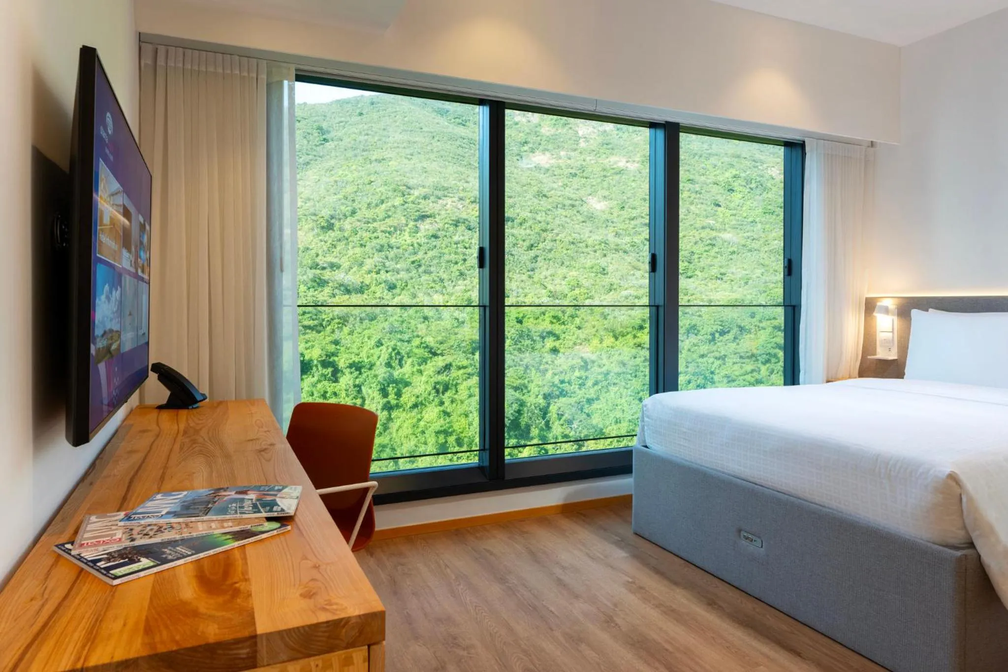 Photo of the whole room, Bed in Shama Hub Metro South Hong Kong