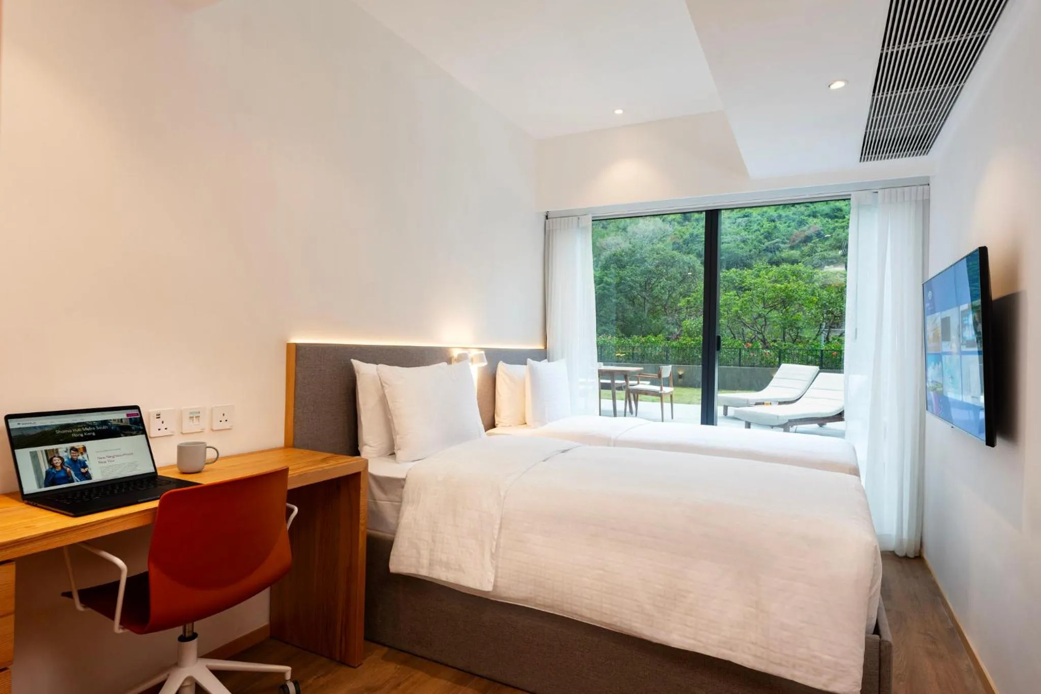 Photo of the whole room, Bed in Shama Hub Metro South Hong Kong