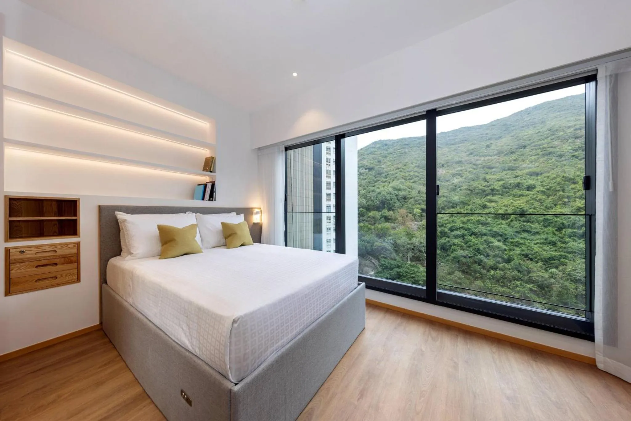 Photo of the whole room, Bed in Shama Hub Metro South Hong Kong