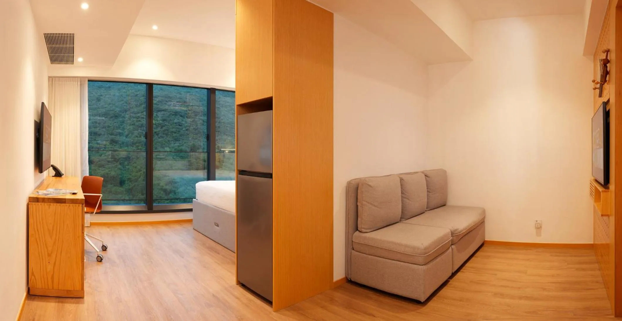 Photo of the whole room, Bed in Shama Hub Metro South Hong Kong