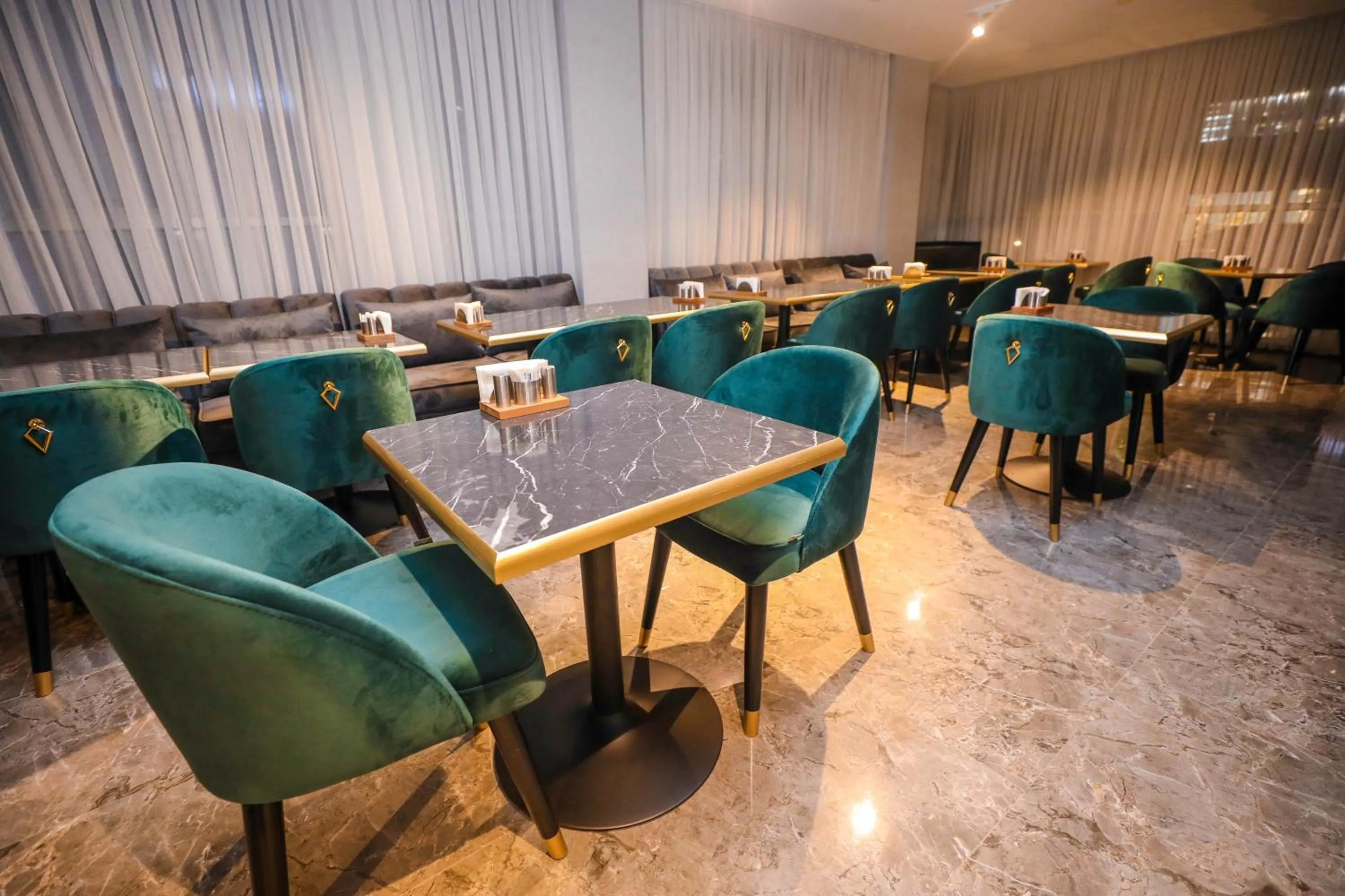 Restaurant/places to eat in Arium Hotel Baku