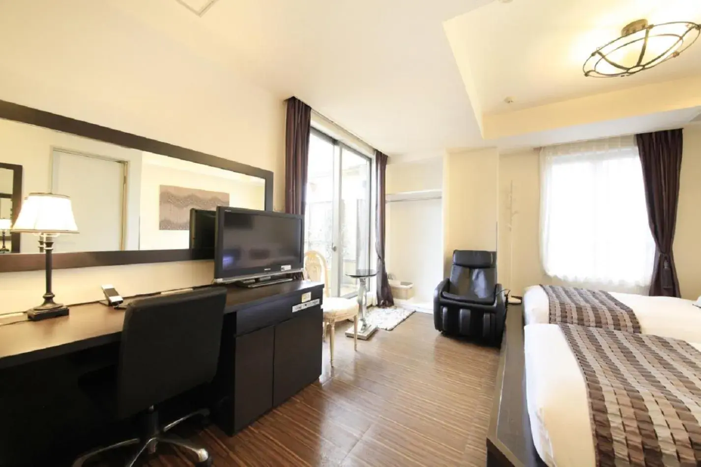 Twin Room with Balcony in Hotel Coco Grand Kitasenju Twin Room with Balcony in Hotel Coco Grand Kitasenju