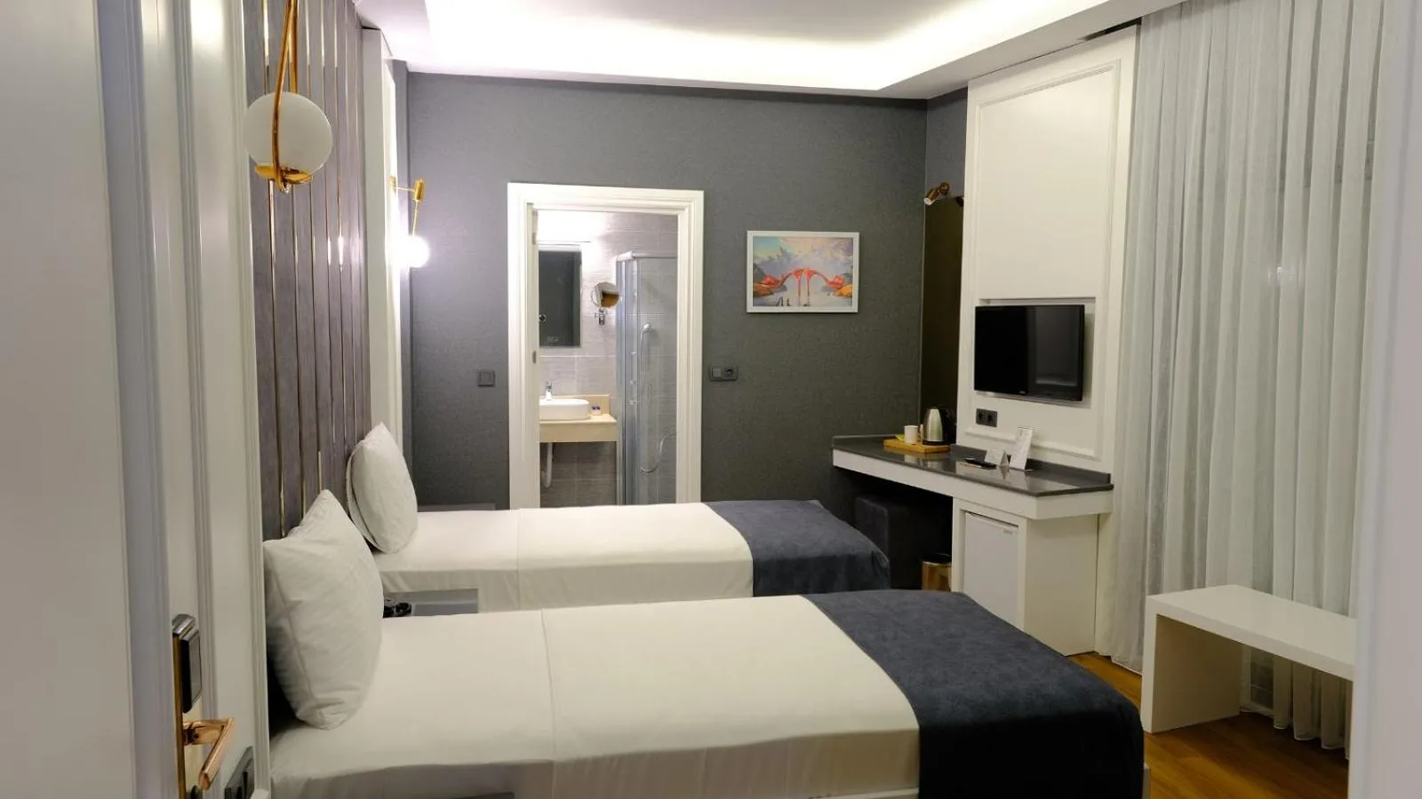 Photo of the whole room, Bed in Mai İnci Otel