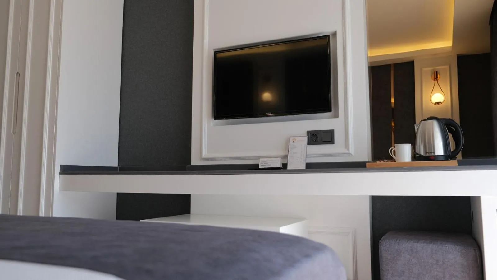 TV and multimedia, Bed in Mai İnci Otel