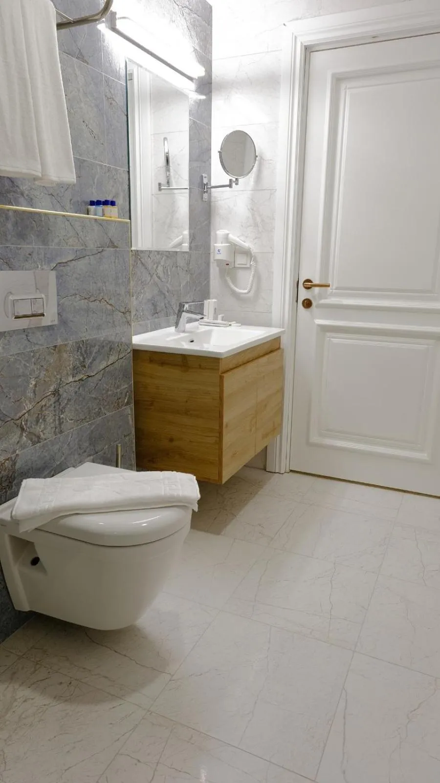 Bathroom in Mai İnci Otel