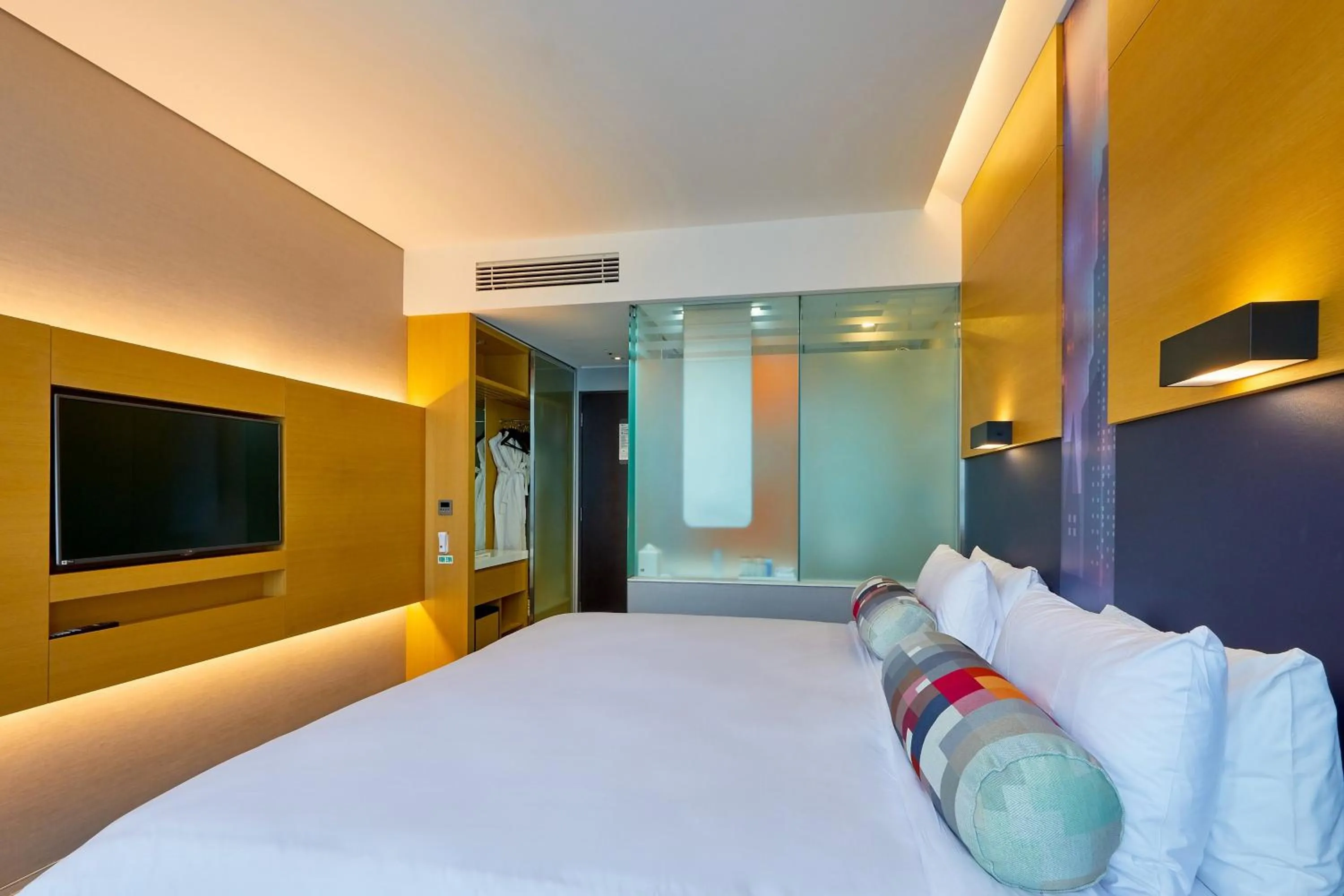 Photo of the whole room, Bed in Aloft Seoul Gangnam