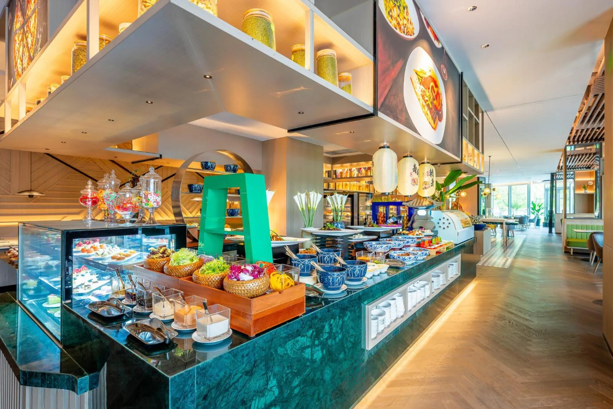 Restaurant/places to eat in Holiday Inn Chongqing Data Valley by IHG