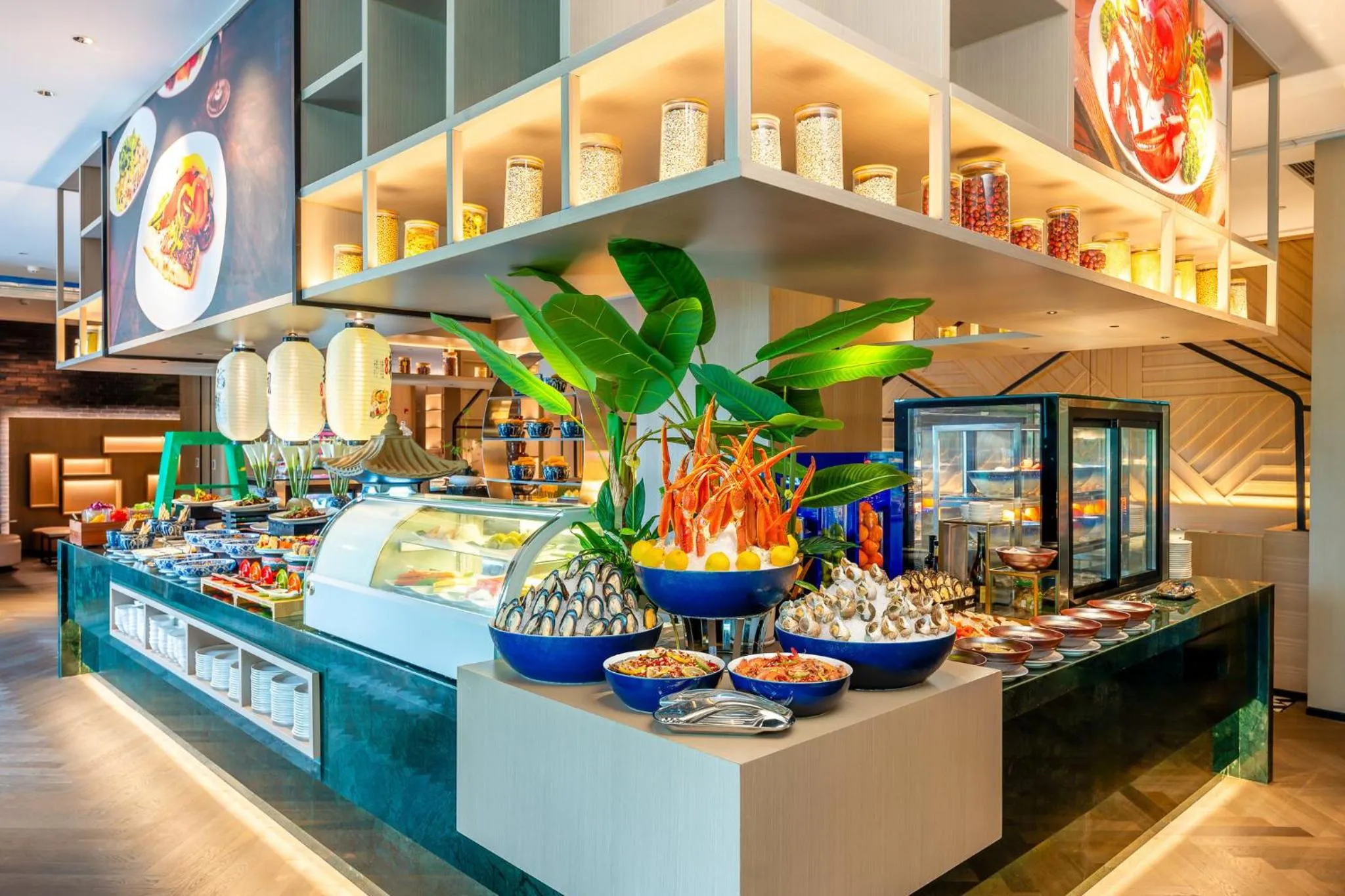 Restaurant/places to eat in Holiday Inn Chongqing Data Valley by IHG