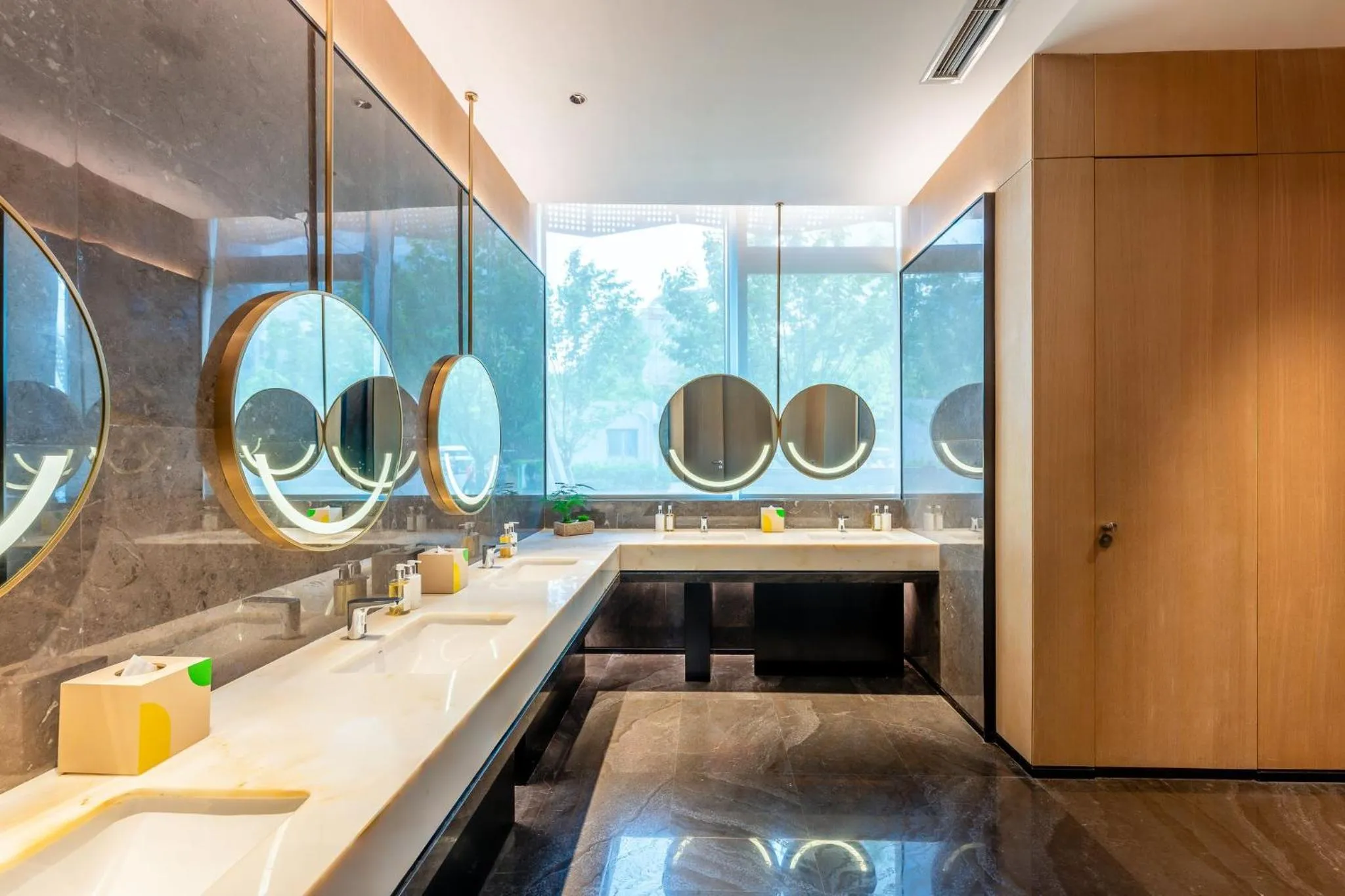 Lobby or reception in Holiday Inn Chongqing Data Valley by IHG