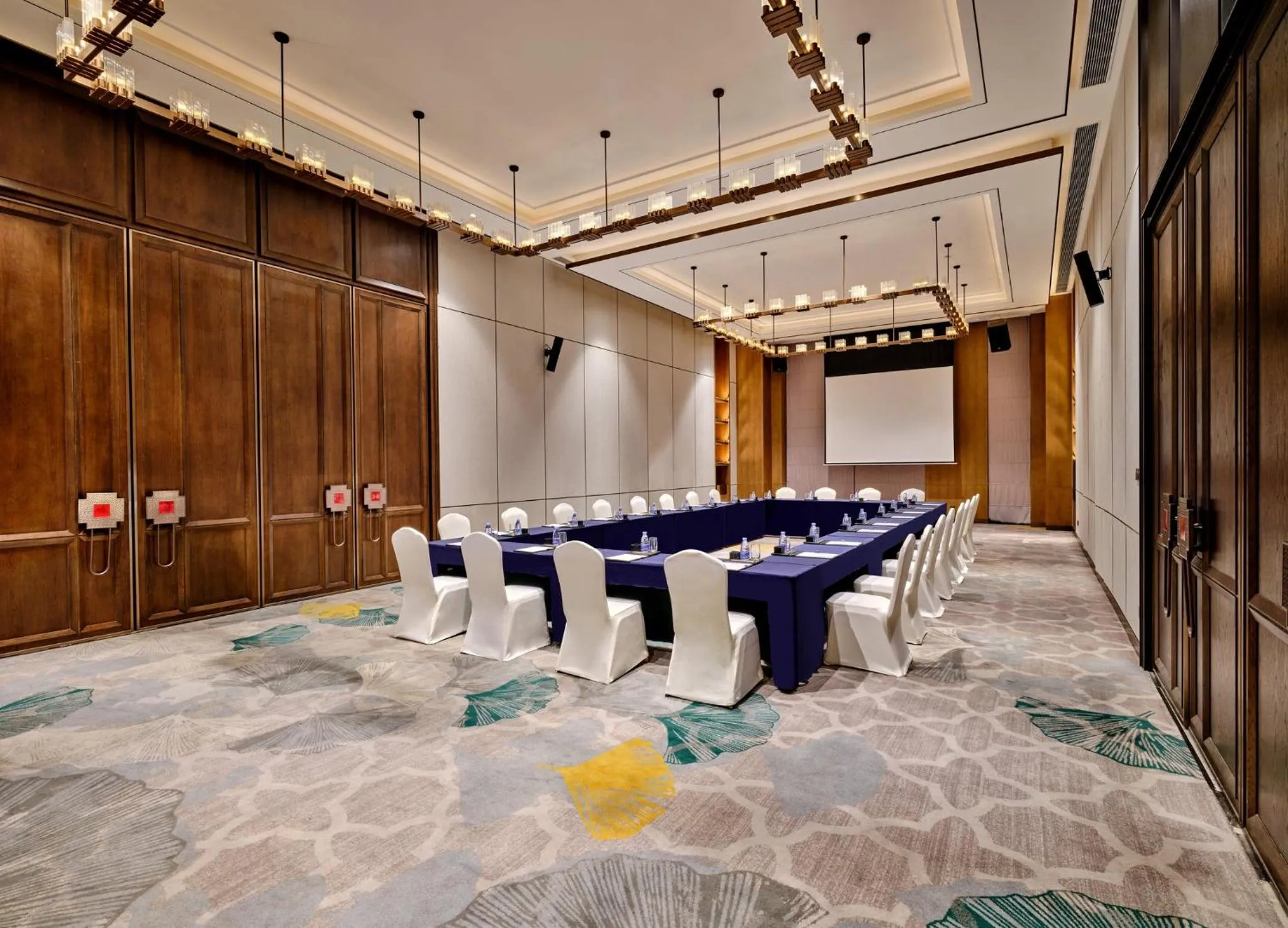 Meeting/conference room in Crowne Plaza Chengdu Wuhou by IHG