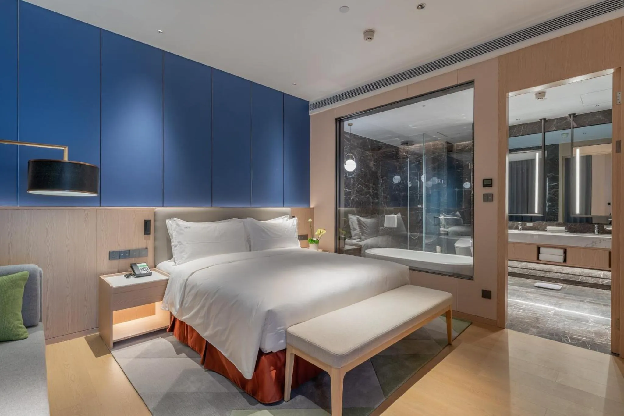 Photo of the whole room, Bed in Holiday Inn Taiyuan Sunshine by IHG