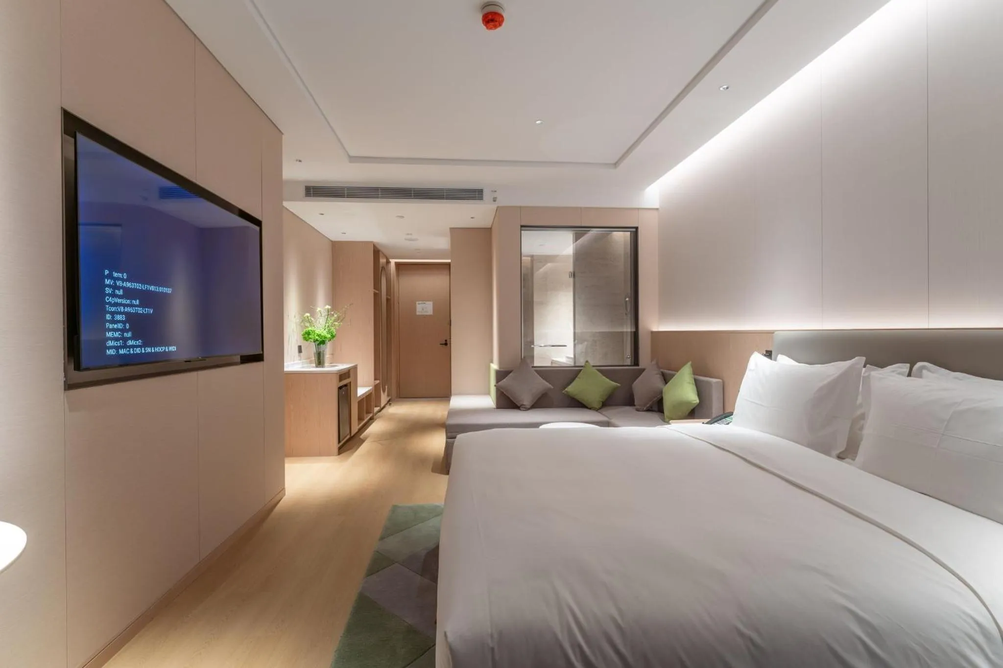 Photo of the whole room, Bed in Holiday Inn Taiyuan Sunshine by IHG