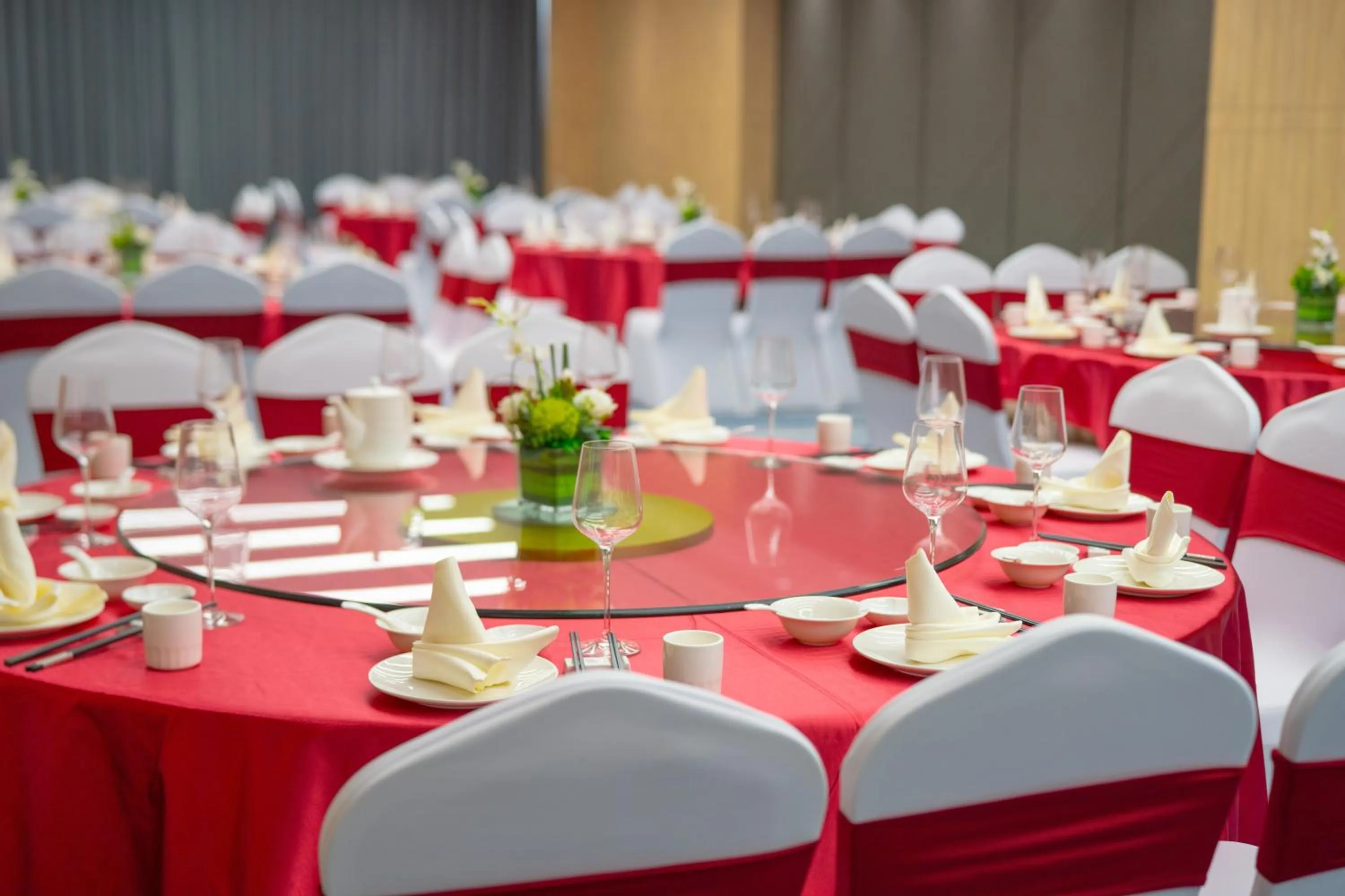 Meeting/conference room in Holiday Inn Express Guangzhou Panyu Dashi by IHG