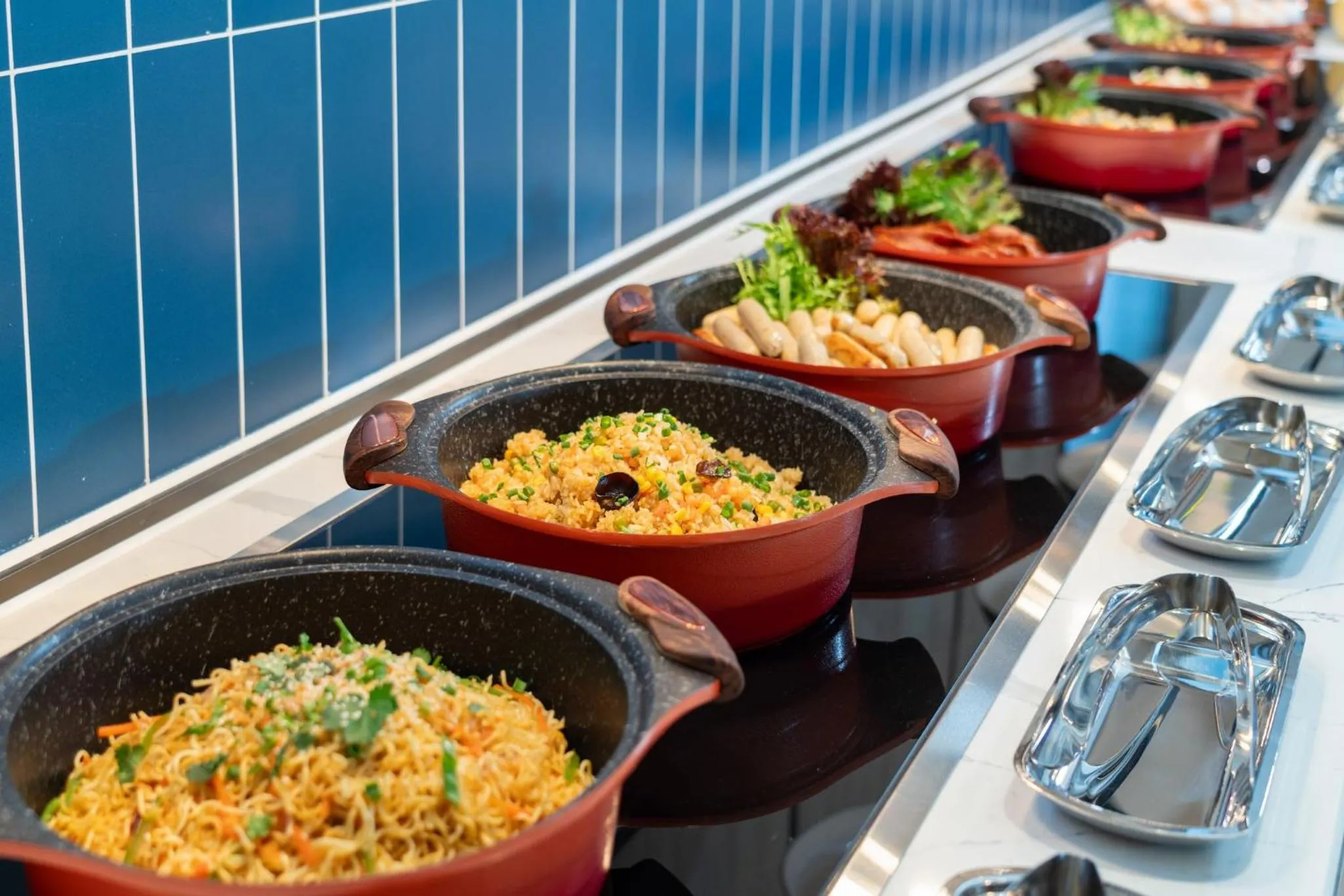 Restaurant/places to eat in Holiday Inn Express Guangzhou Panyu Dashi by IHG