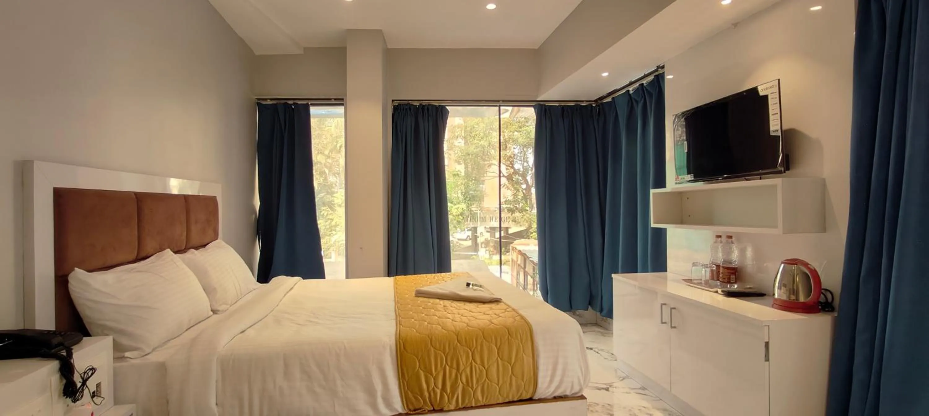 Bedroom, Bed in Grand Dyad Hotel - Near Kokilaben Hospital Andheri West