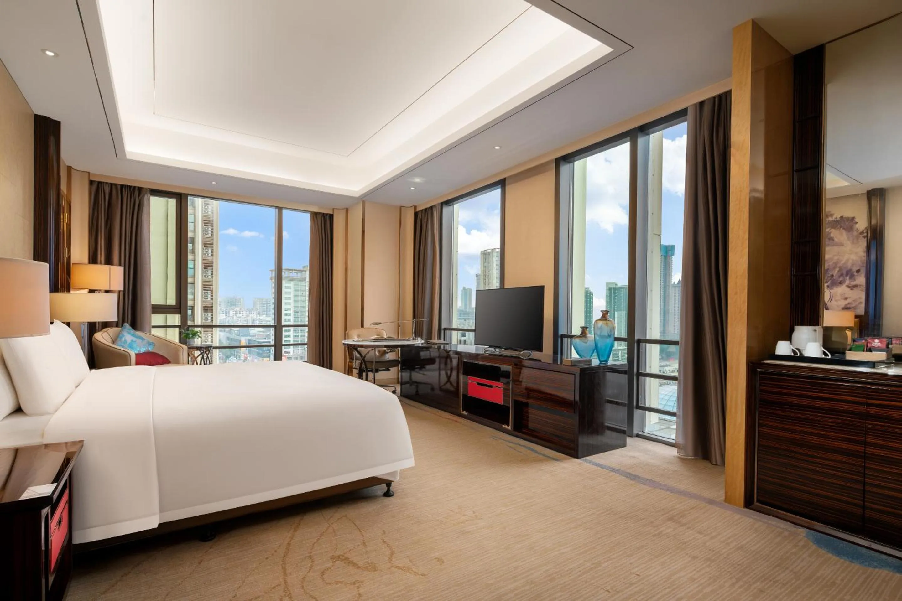 Photo of the whole room, Bed in Wanda Vista Dongguan