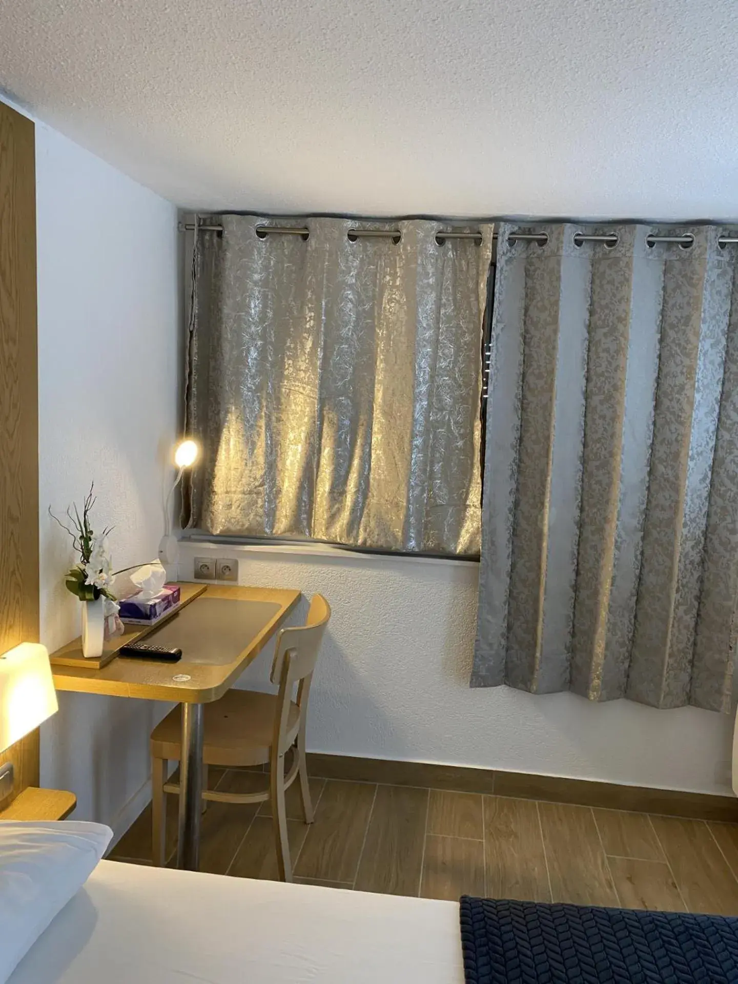 Standard Twin Room in HOTEL Belfort Bessoncourt Standard Twin Room in HOTEL Belfort Bessoncourt