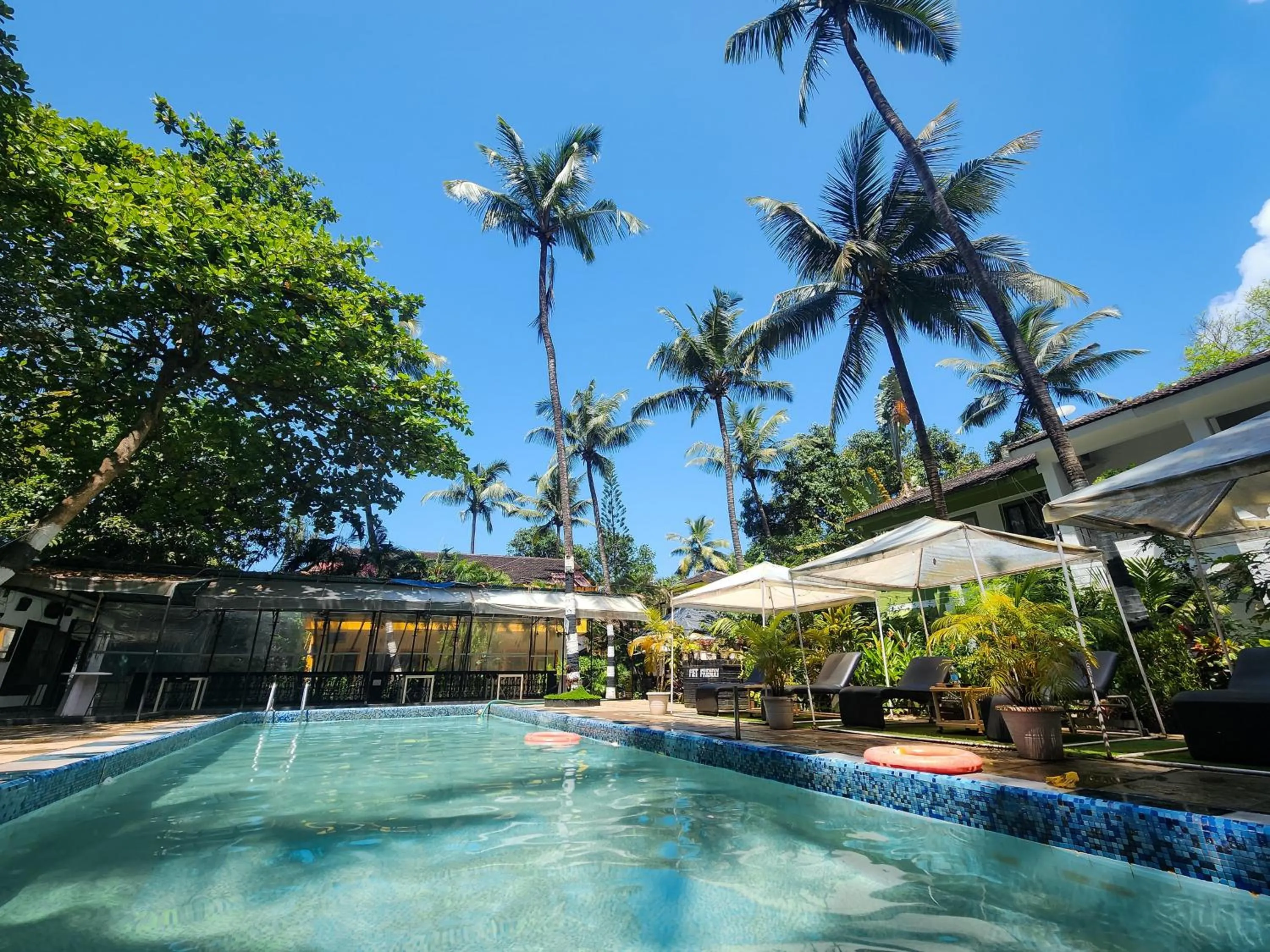 Swimming pool in Ondas Do Mar Beach Resort Phase-1