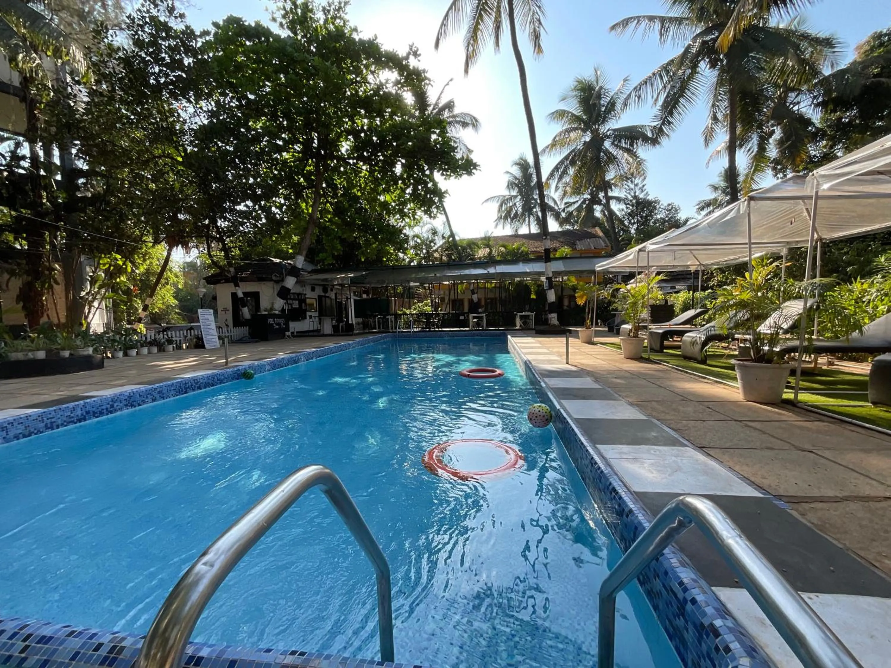 Swimming pool in Ondas Do Mar Beach Resort Phase-1