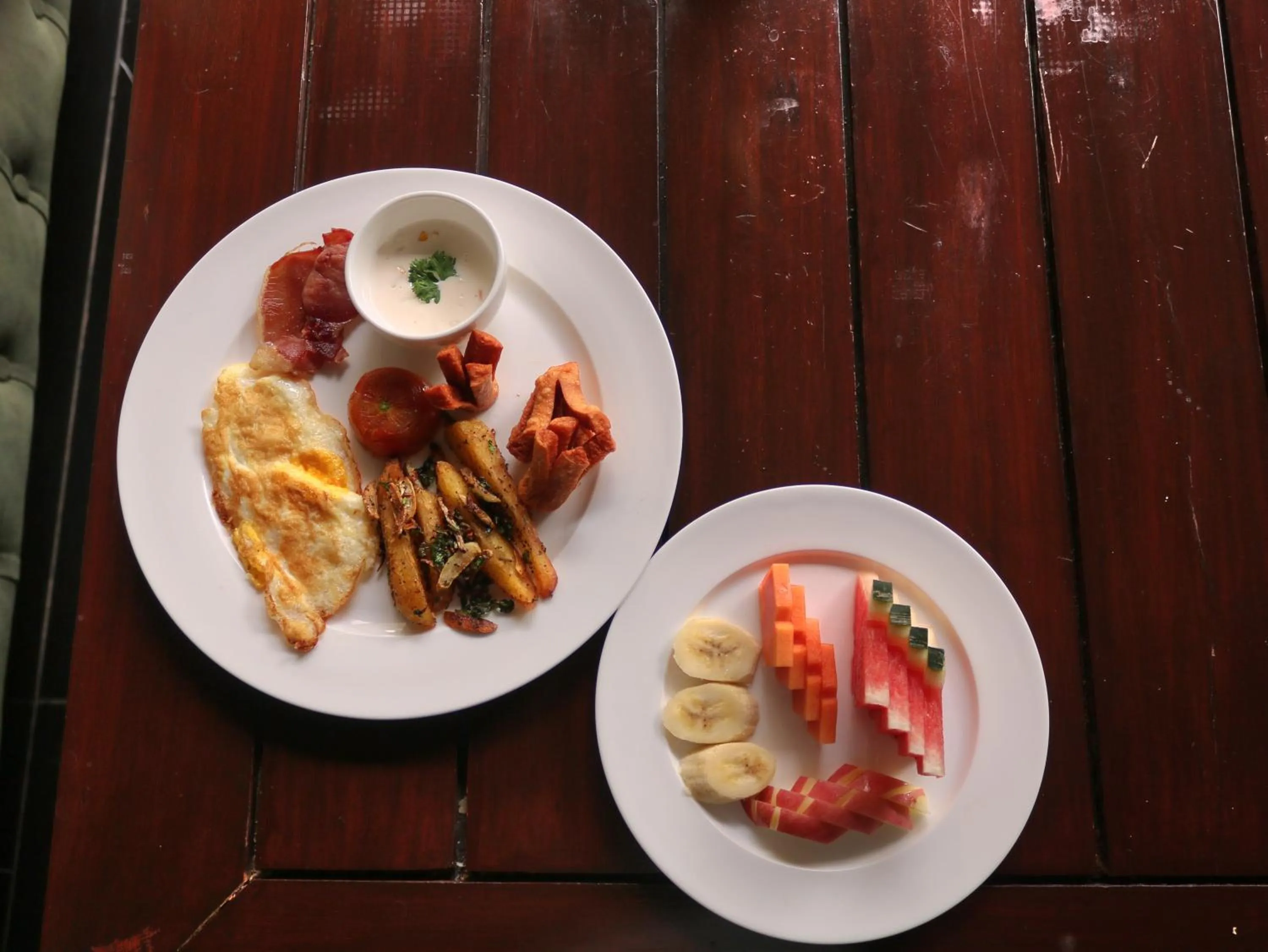 Breakfast in Hotel Mustang Holiday Inn