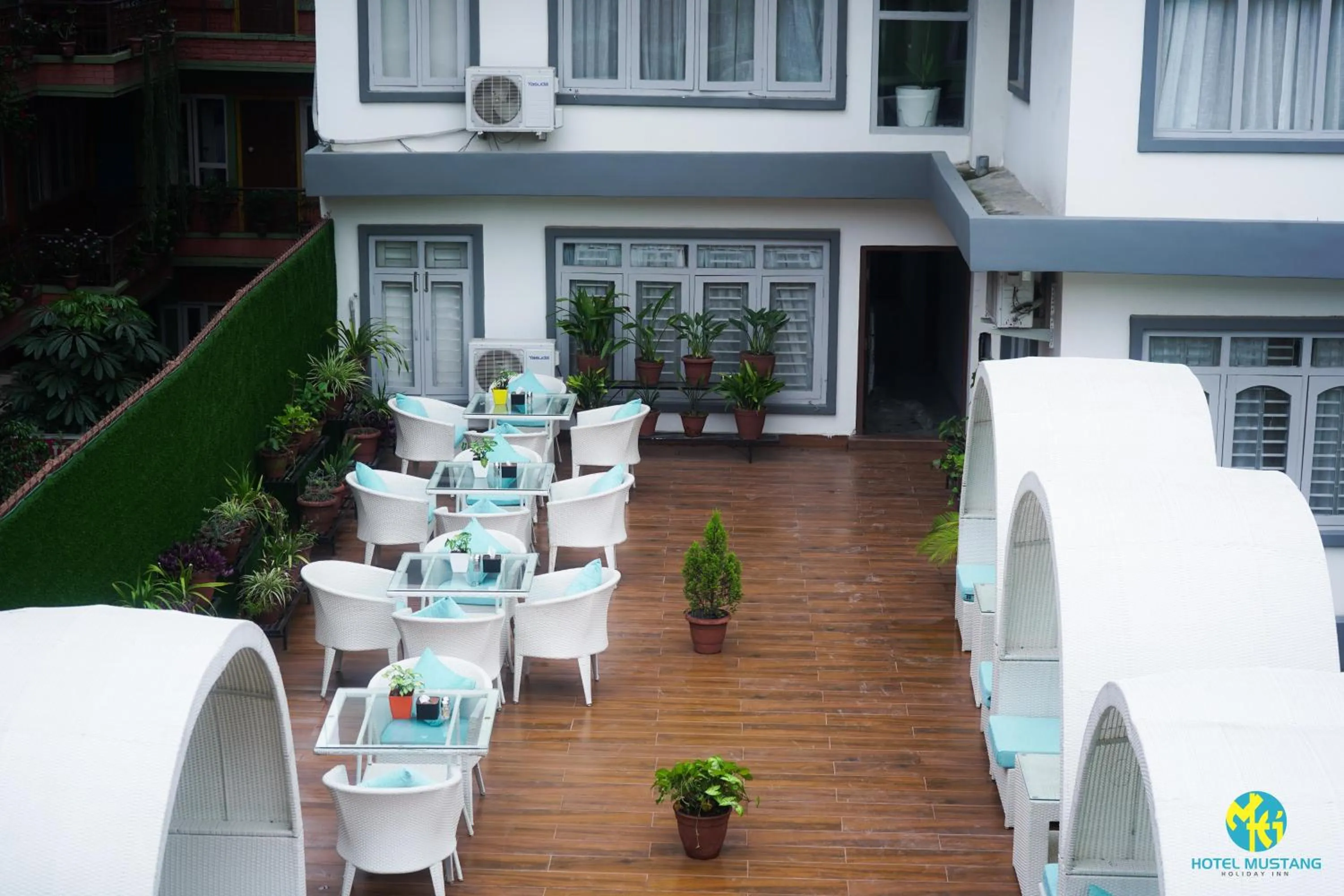 Restaurant/places to eat in Hotel Mustang Holiday Inn