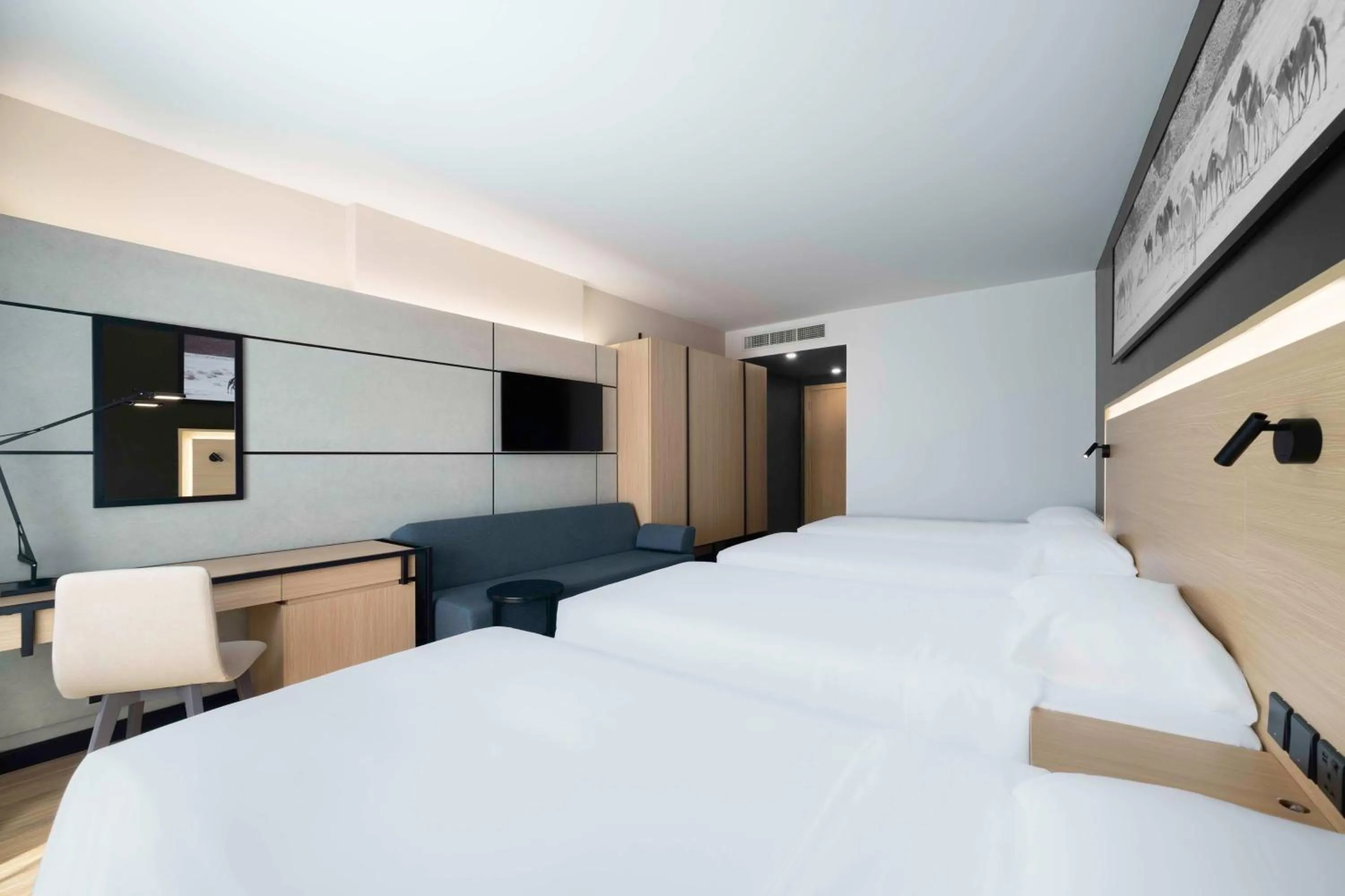 Bedroom, Bed in Park Inn by Radisson Makkah Thakher Algharbi