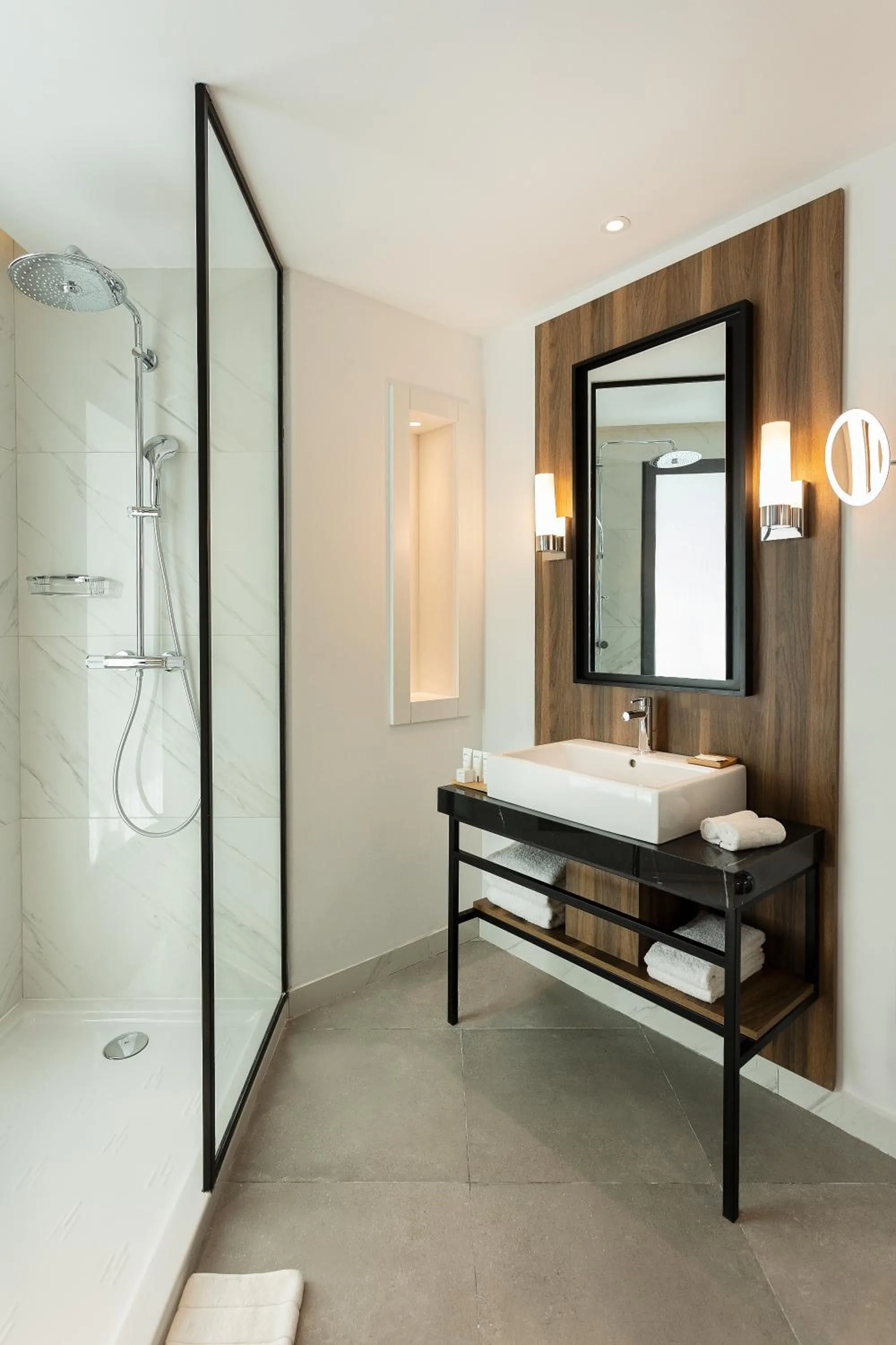 Shower in Radisson Hotel Tunis, City Center