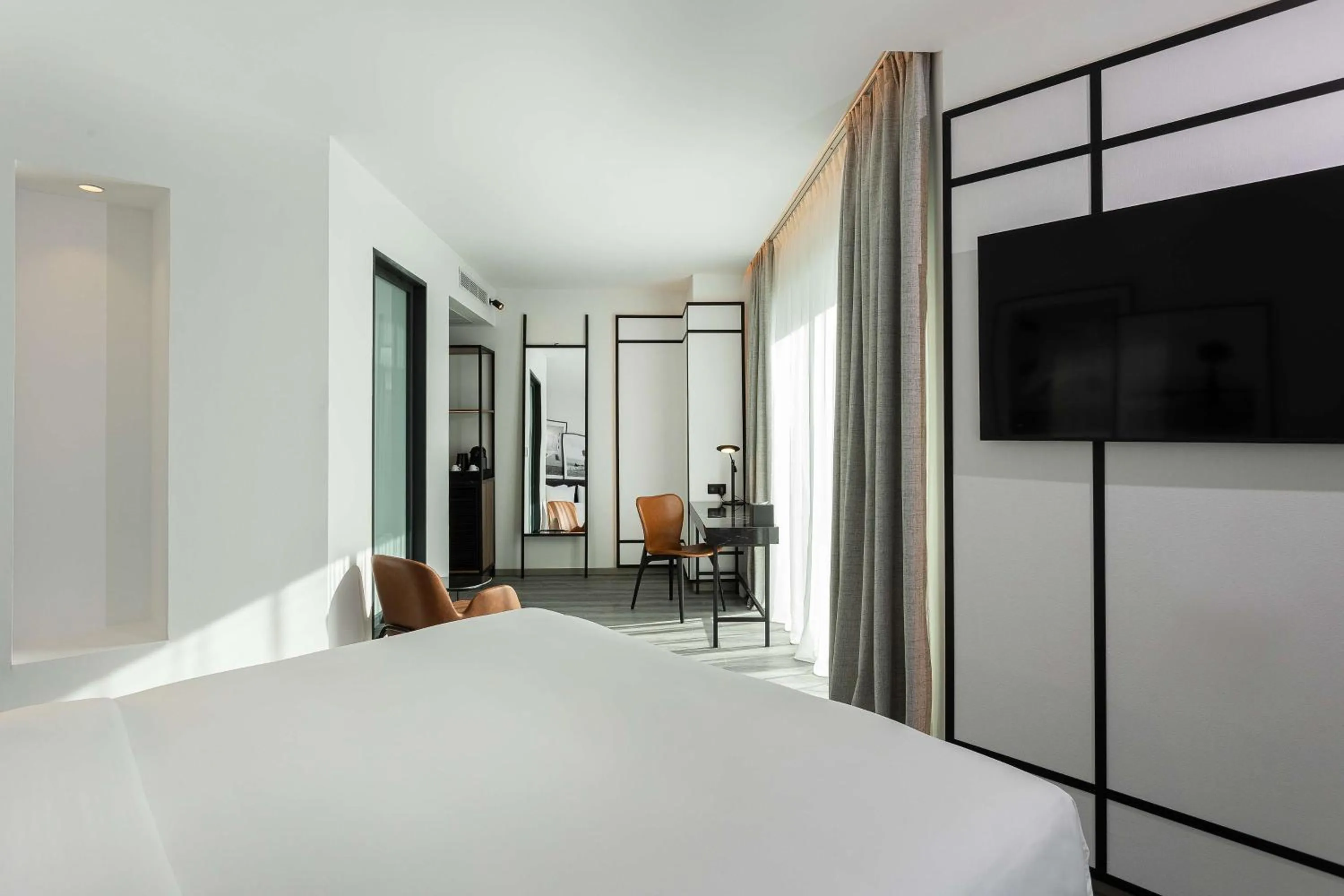 Bedroom, Bed in Radisson Hotel Tunis, City Center