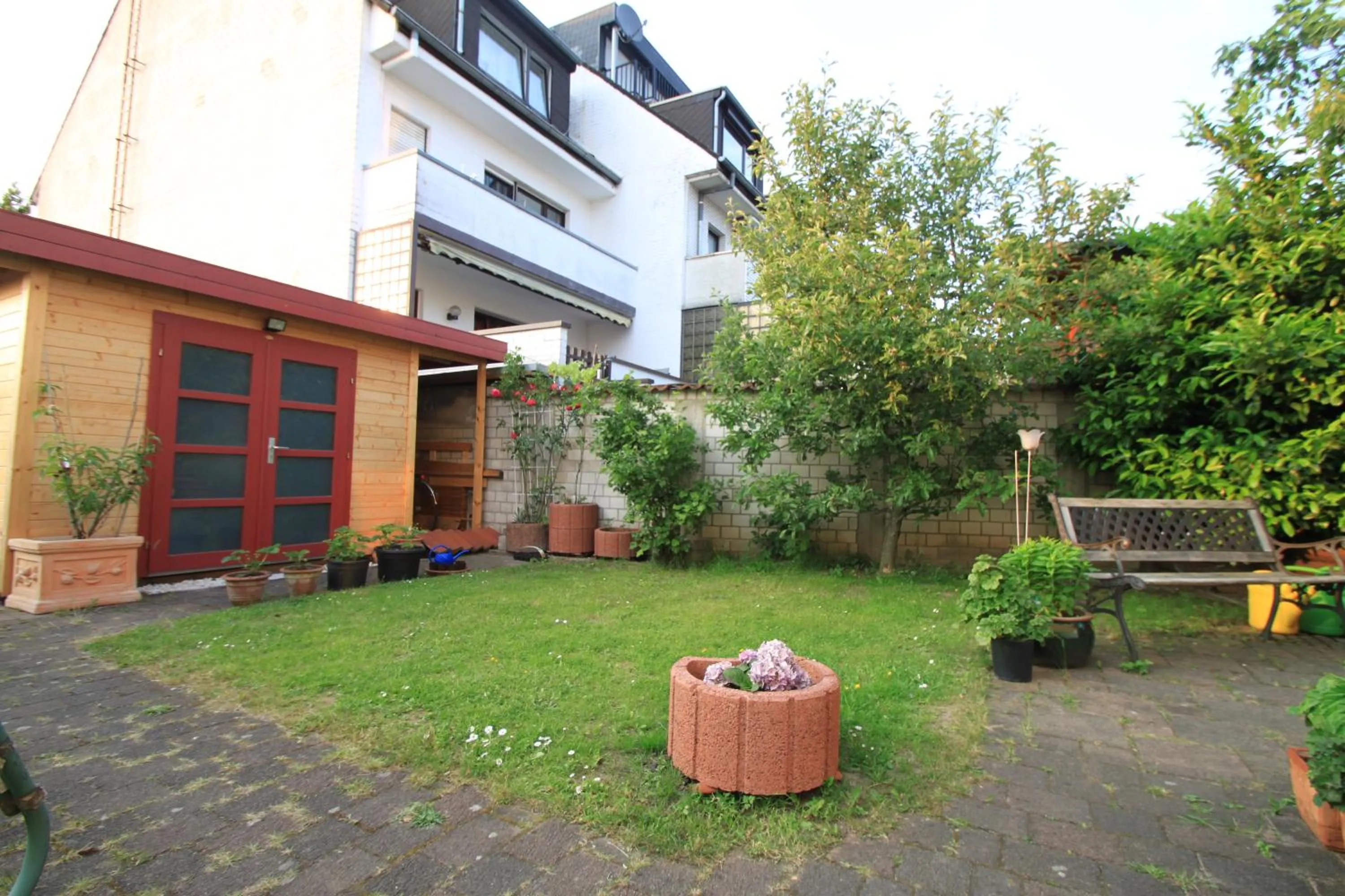 Patio in B&B am See Köln - Privatzimmer