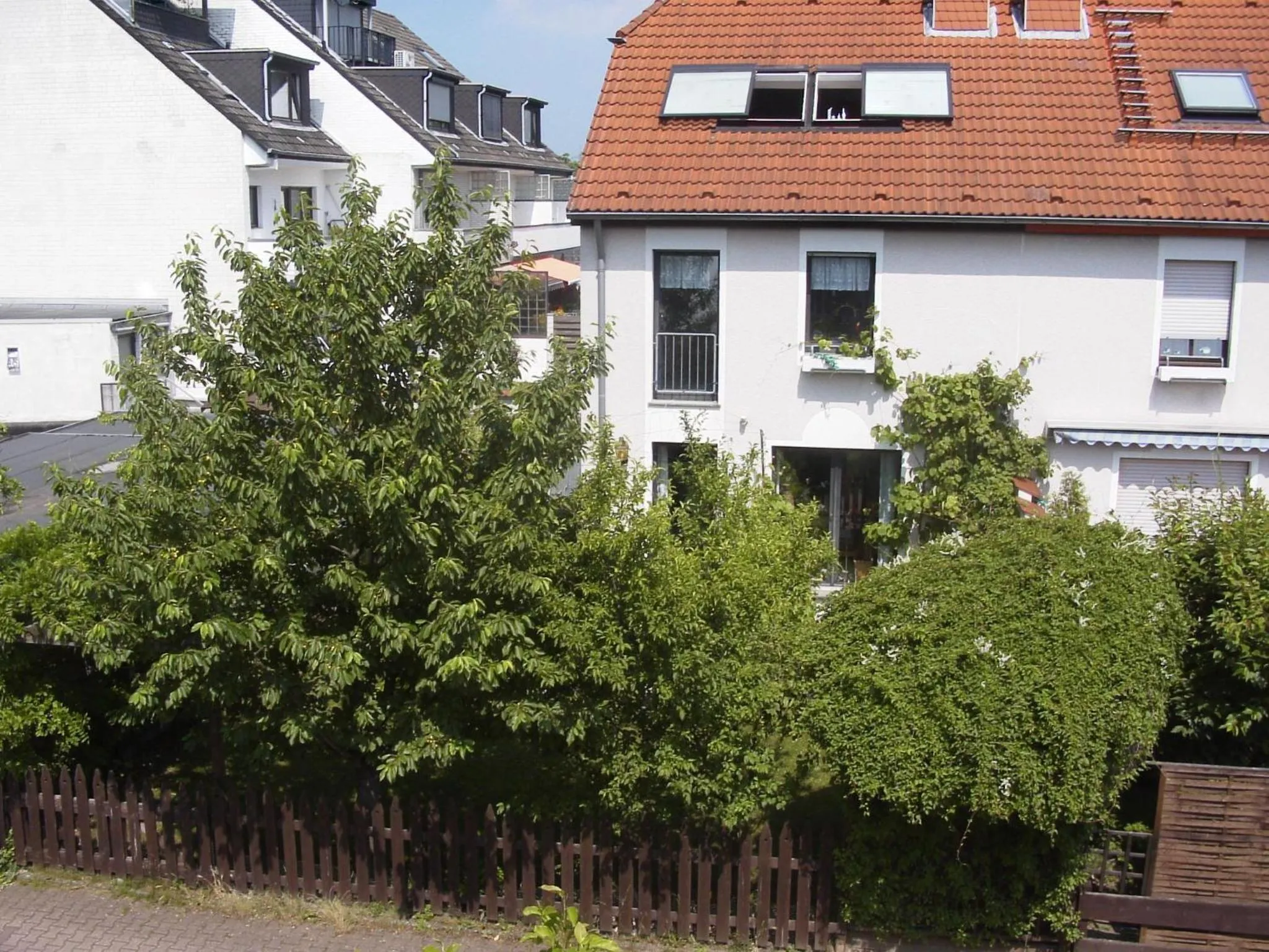 Property building in B&B am See Köln - Privatzimmer