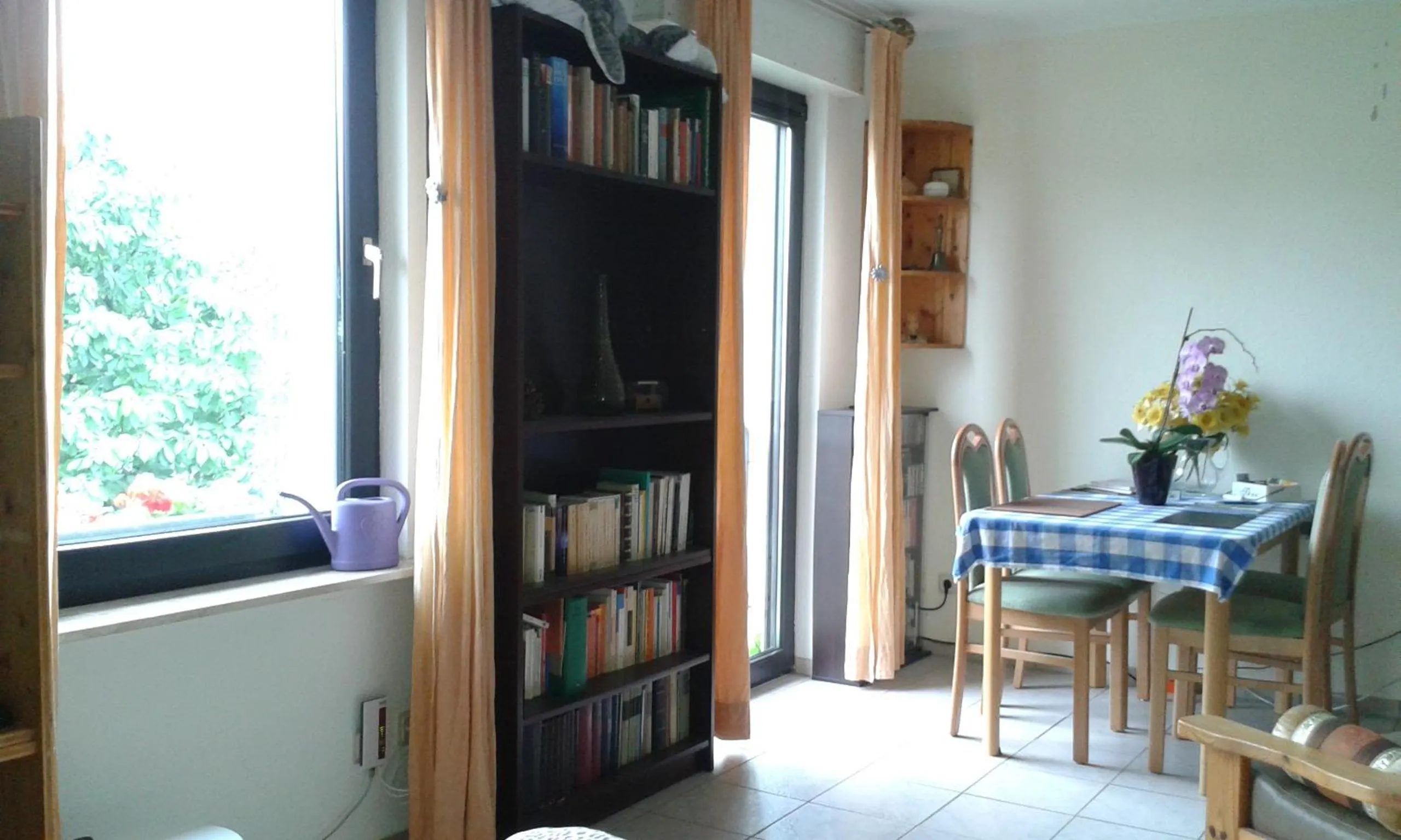 Photo of the whole room in B&B am See Köln - Privatzimmer