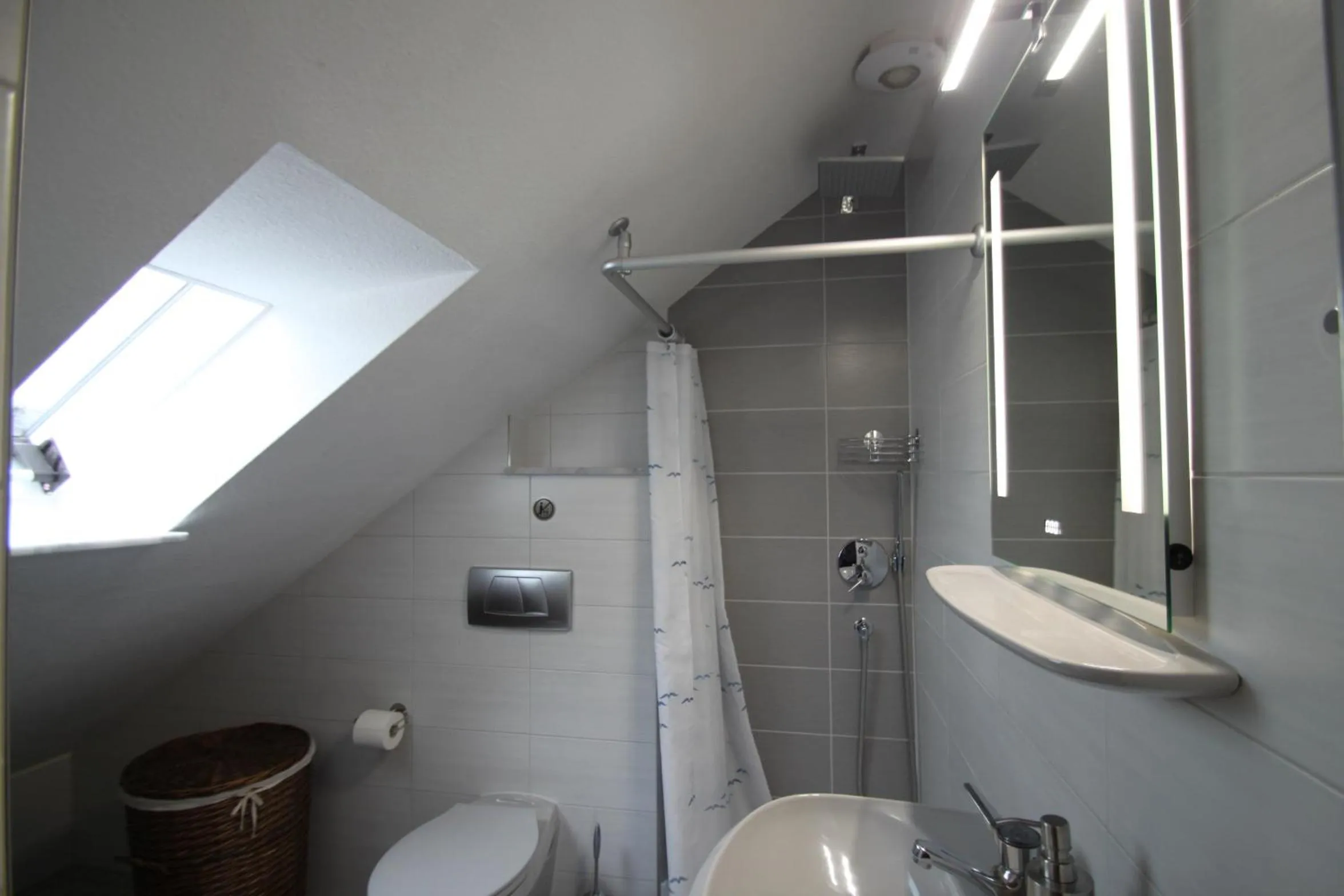 Bathroom in B&B am See Köln - Privatzimmer