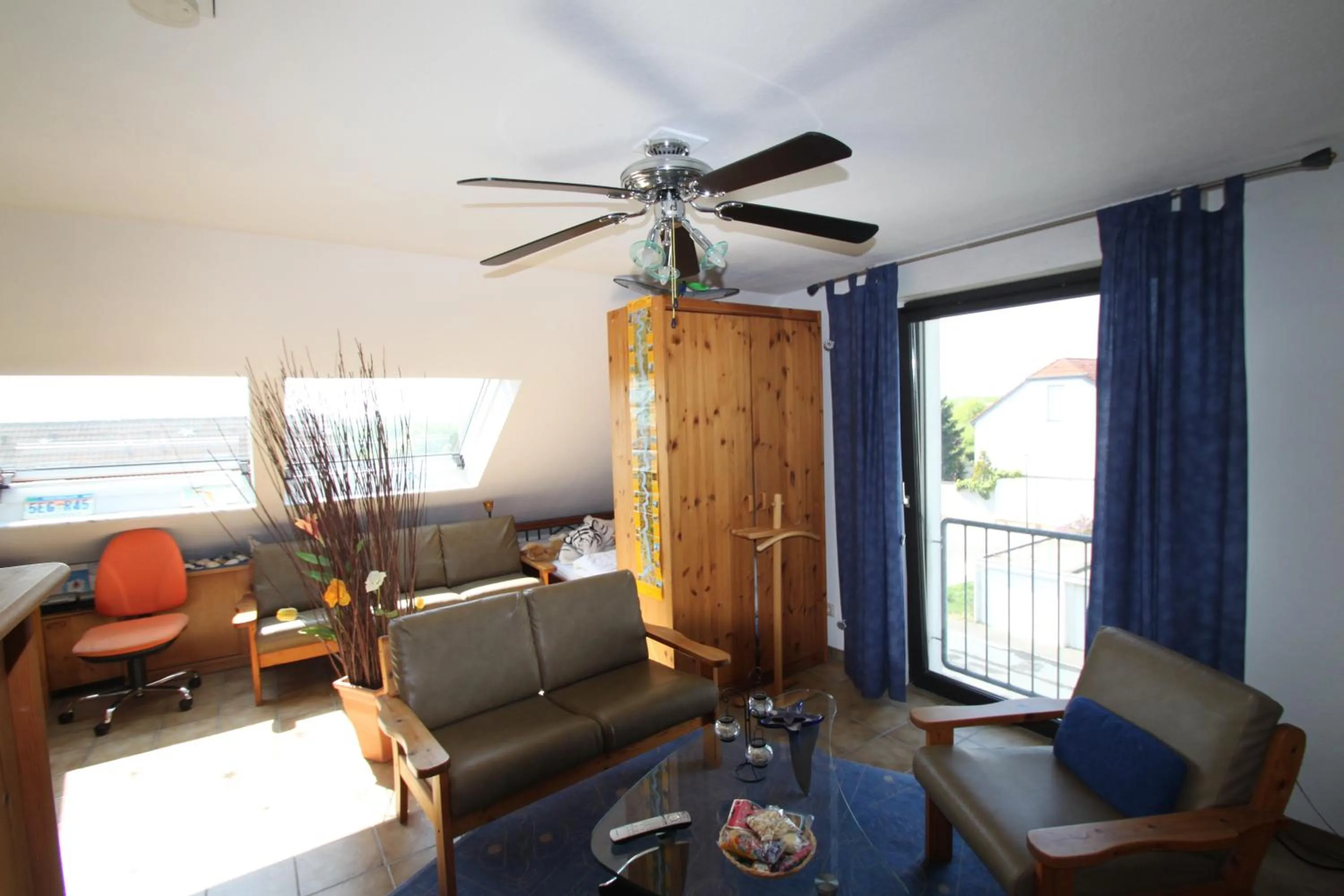 Seating area in B&B am See Köln - Privatzimmer