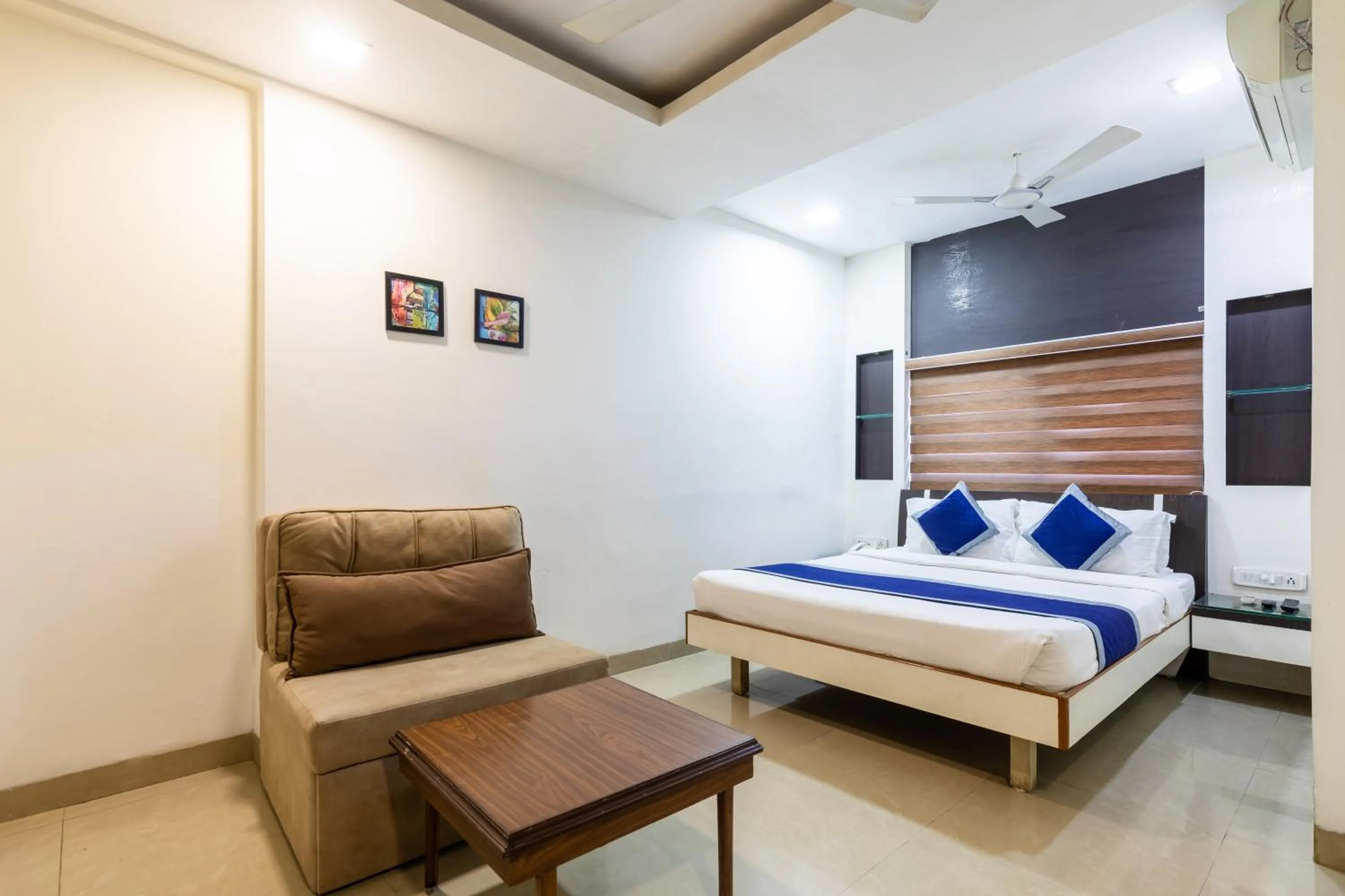 Bed in Hotel Kalinga